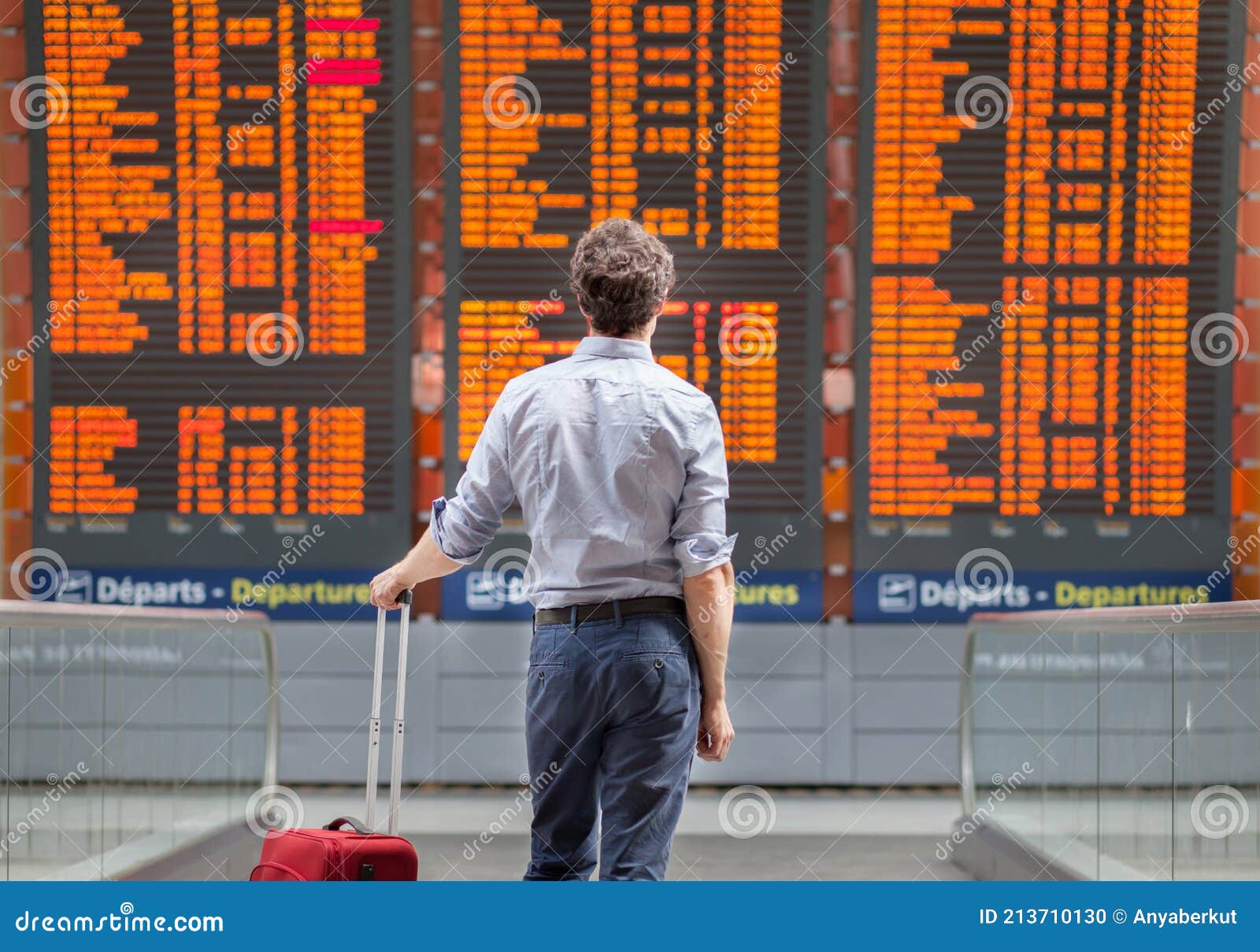 travel with international flight, person passenger waiting in airport