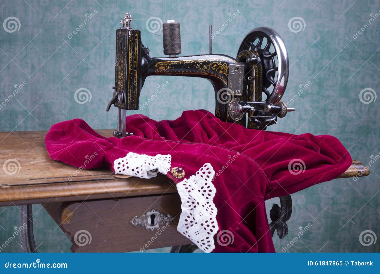 Old Treadle Sewing Machine Basics in a Nutshell