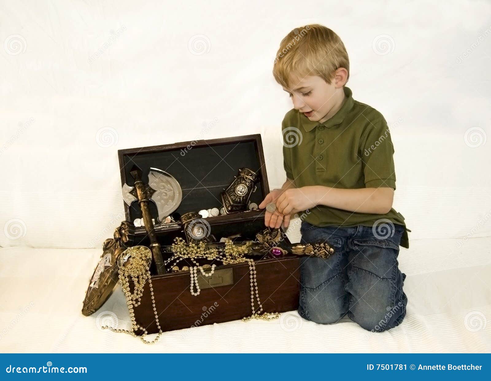 Treasure Chest stock image. Image of necklace, goblet 7501781