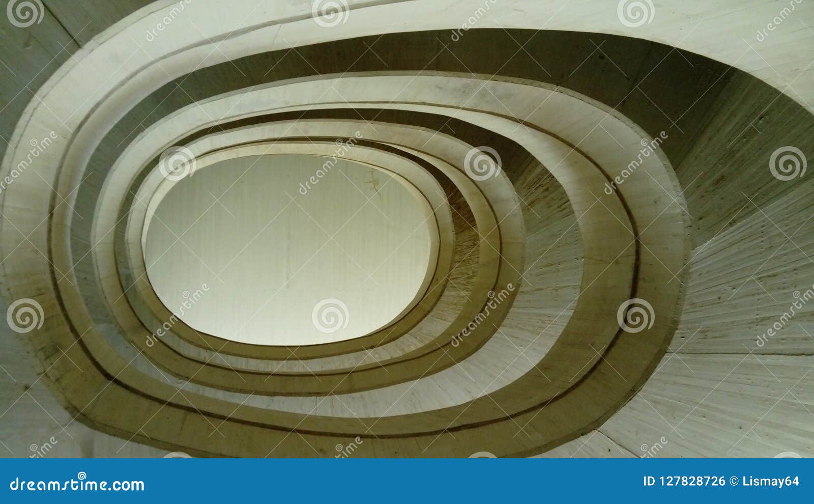 Treden In Hypnotiserende En Fascinerende Spiraalvormige Vorm Escalier En Forme De Spirale Hypnotisante Et Fascinante Stock Foto Afbeelding Bestaande Uit Nooit Einden Treden In Hypnotiserende En Fascinerende Spiraalvormige Vorm Escalier En Forme De Spirale Hypnotisante Et Fascinante Stock Foto Afbeelding Bestaande Uit Nooit Einden