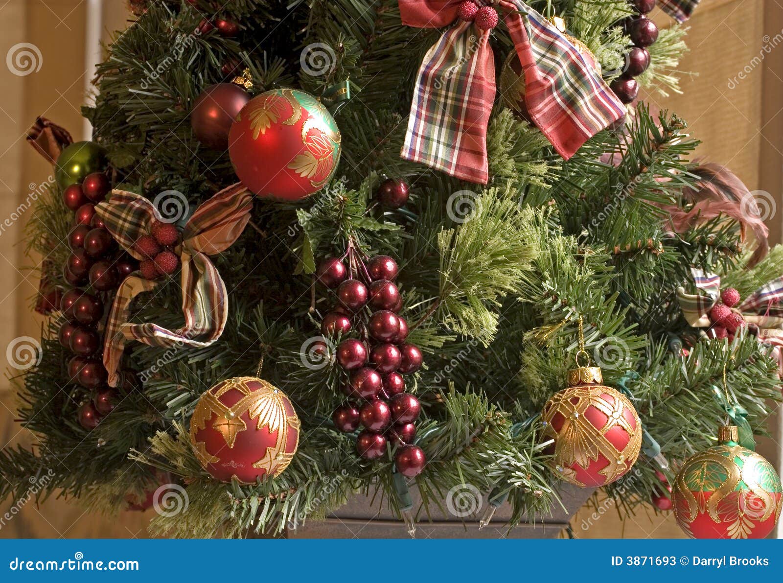Tree with Bows and Berries stock image. Image of glitter - 3871693