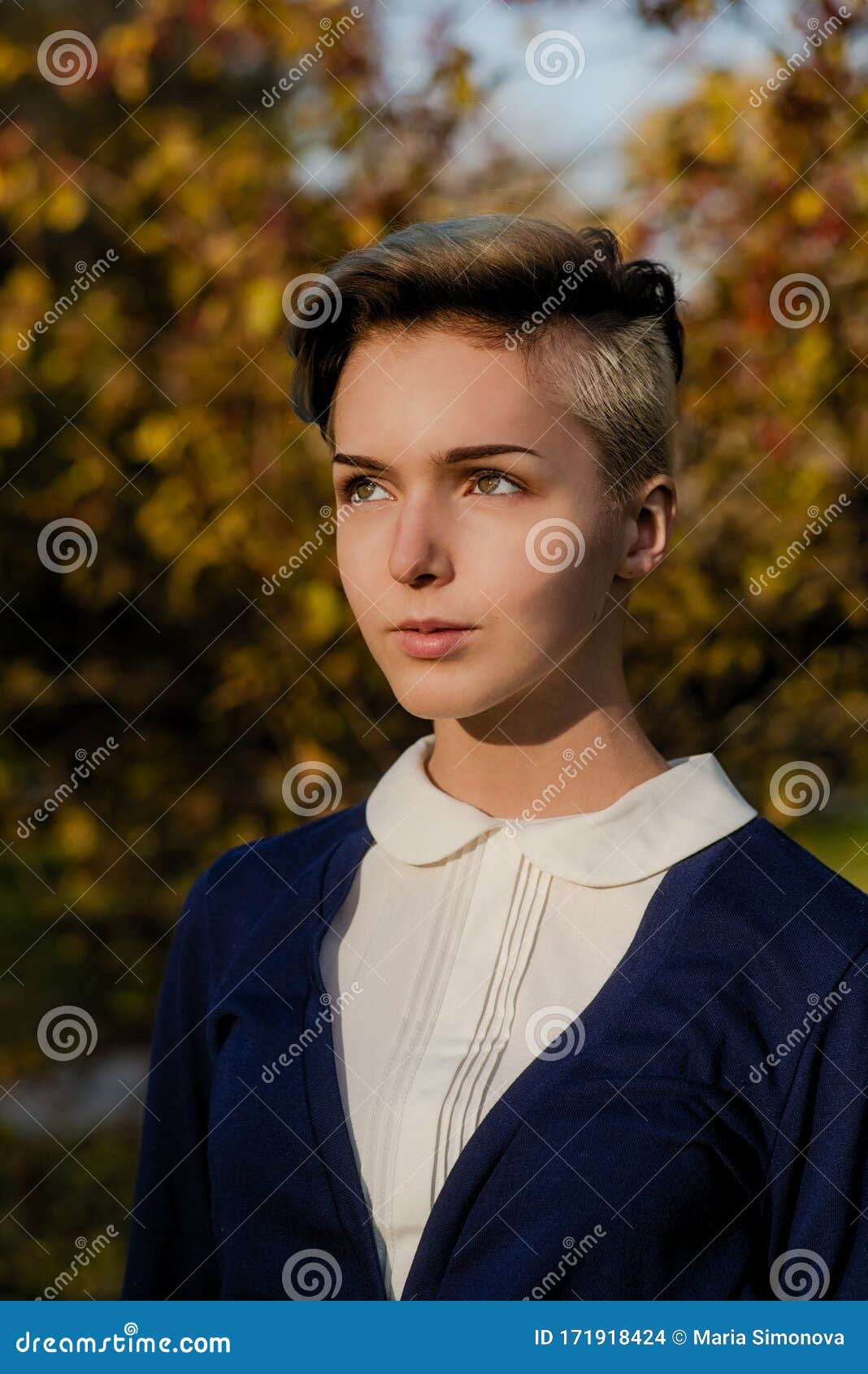 Trendy Teen Girl With Short Hair In Autumn Park Stock Photo Image Of Manicure Blue 171918424