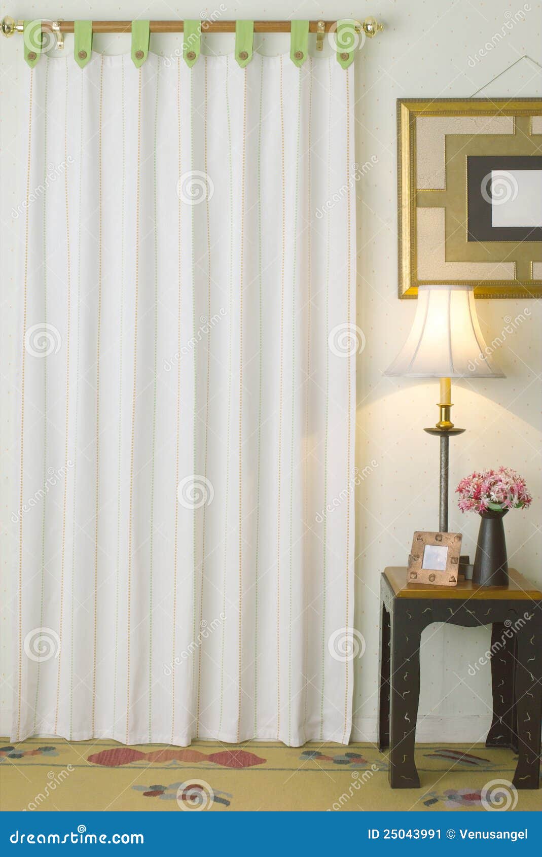 Trennvorhang Im Wohnzimmer Stockbild Bild Von Streamlined 25043991