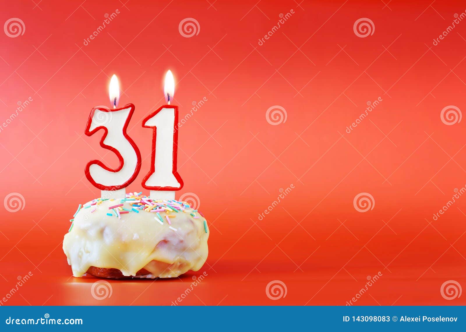 Trente Un Ans D Anniversaire Petit Gateau Avec La Bougie Brulante Blanche Sous Forme De Numero 31 Image Stock Image Du Gateau Petit Trente Un Ans D Anniversaire Petit Gateau Avec La Bougie Brulante Blanche Sous Forme De Numero 31 Image Stock Image Du Gateau Petit