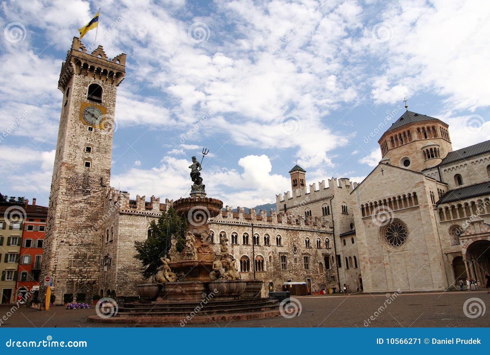 Trento πλατειών της Ιταλίας duomo civica torre