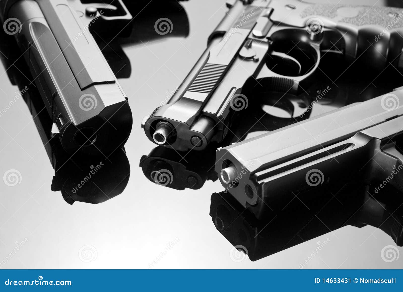 Tres armas de mano imagen de archivo. Imagen de asesinato - 14633431