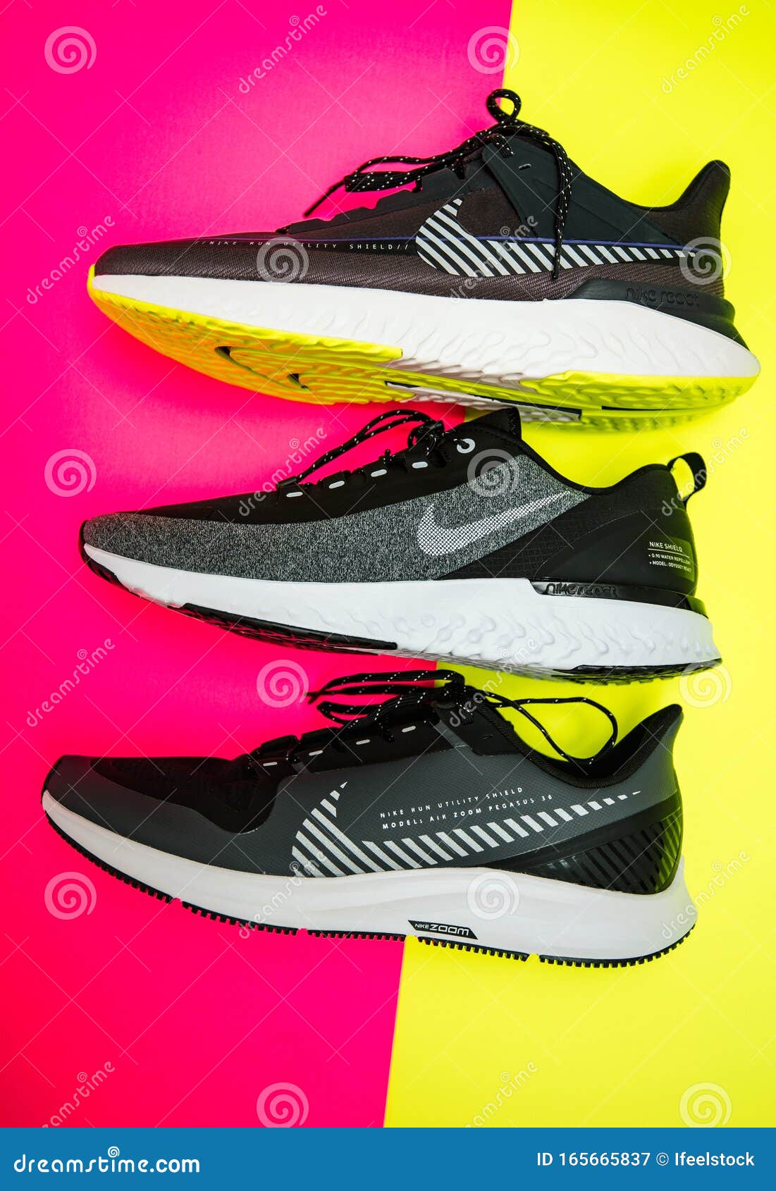 Tres Nuevos Nike Running Con Protección Shield Fotografía - Imagen de exterior: 165665837