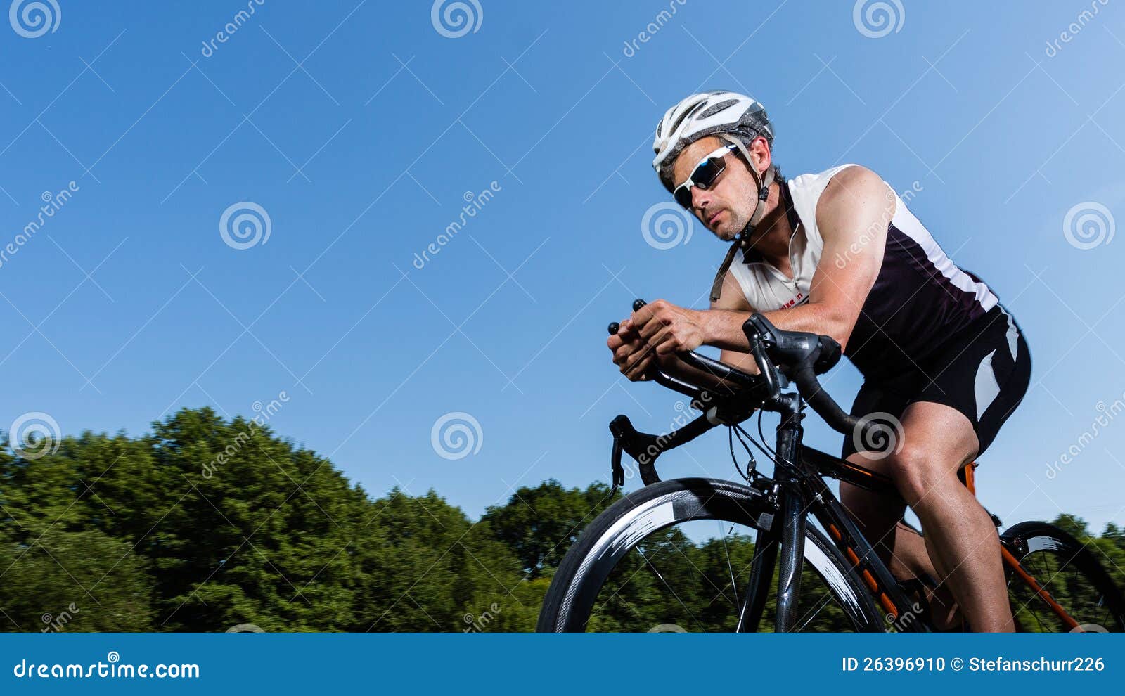 triathlete in cycling