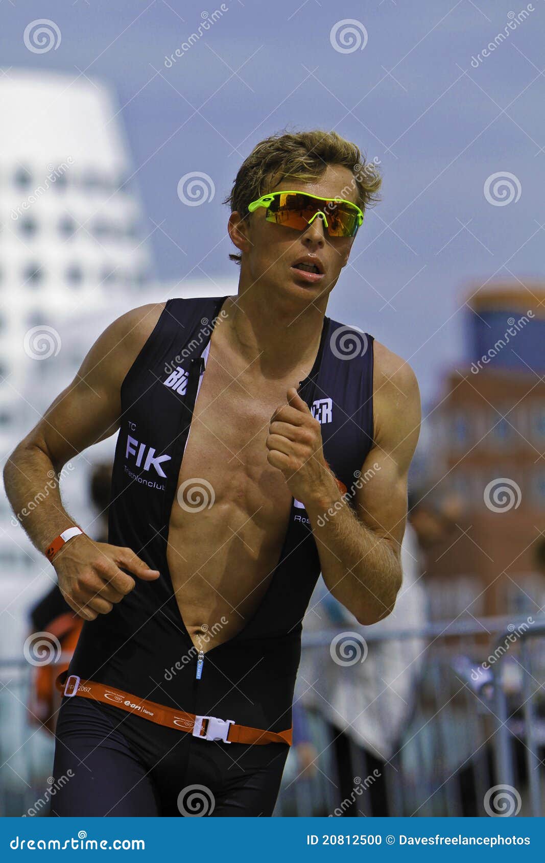 Triathlon editorial image. Image of competitors, sunny 20812500