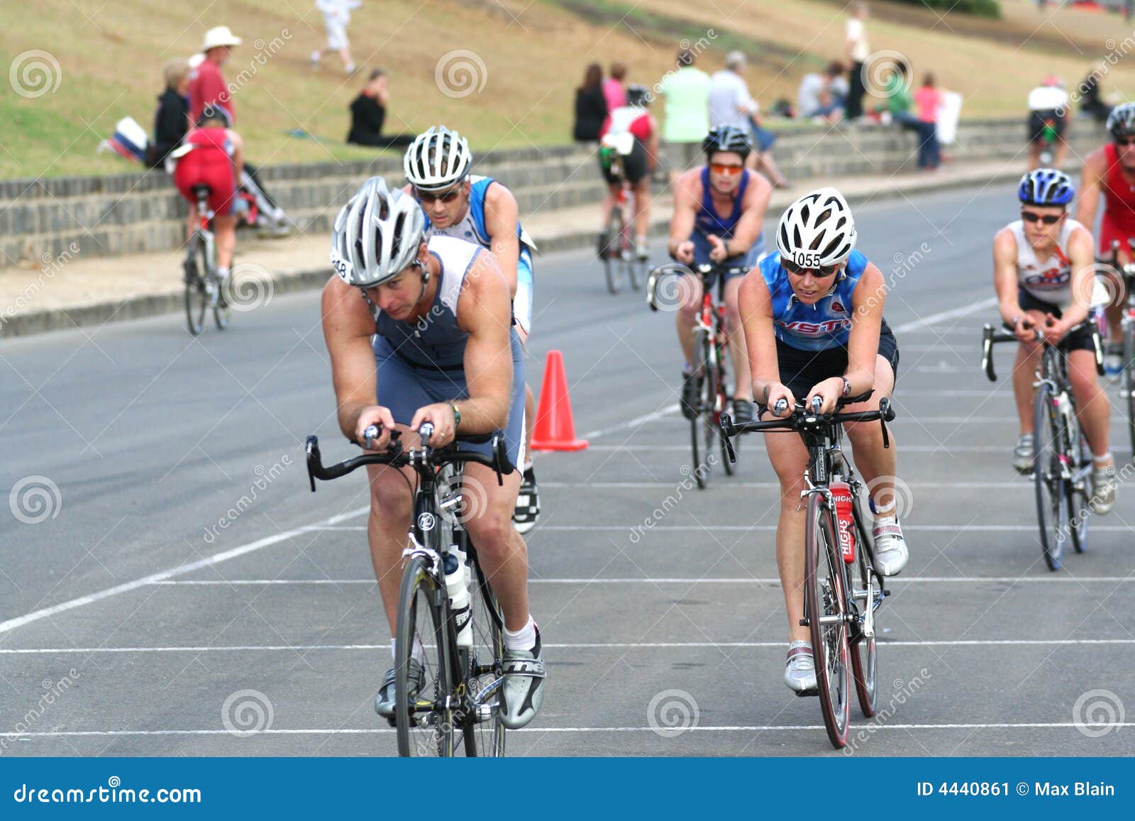 Triathlon editorial photo. Image of geelong, biker, rider 4440861