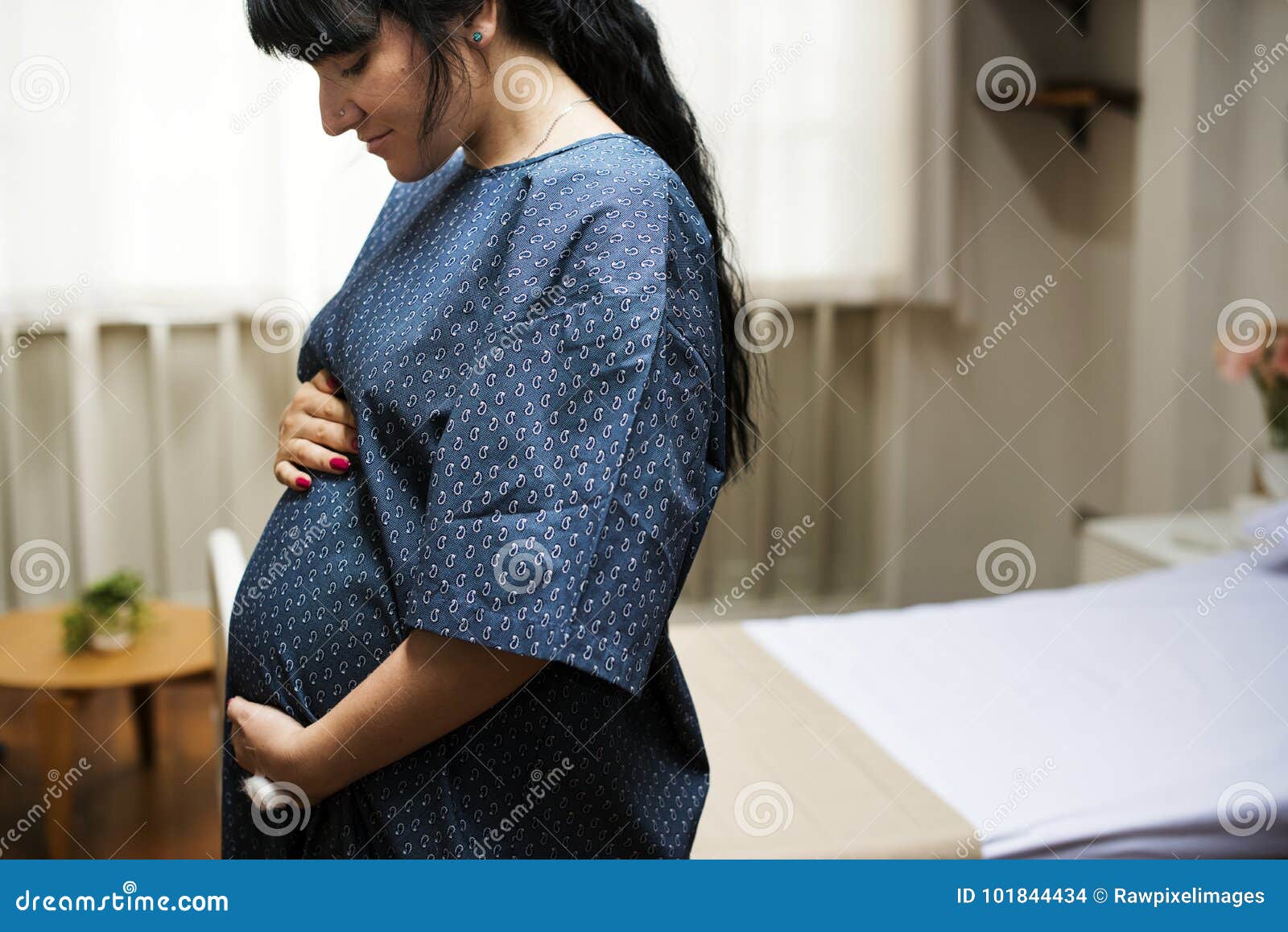 a trimester pregnant woman
