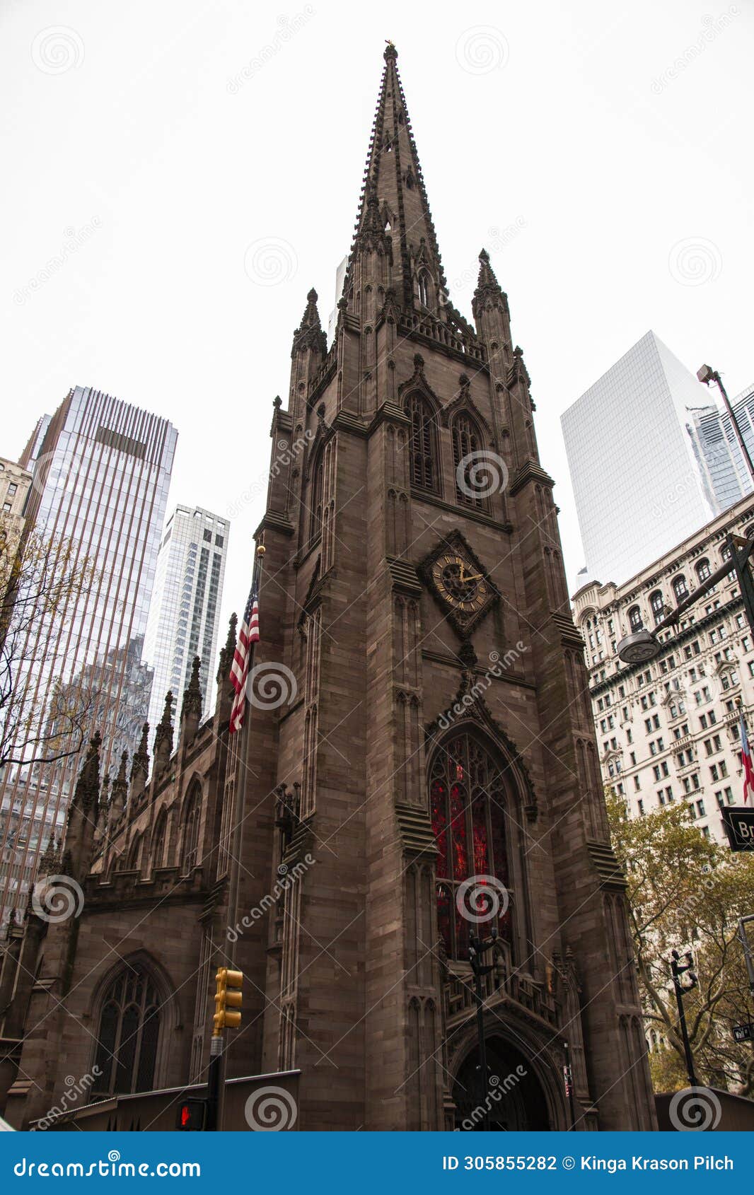 trinity church on broadway, manhattan, new york city