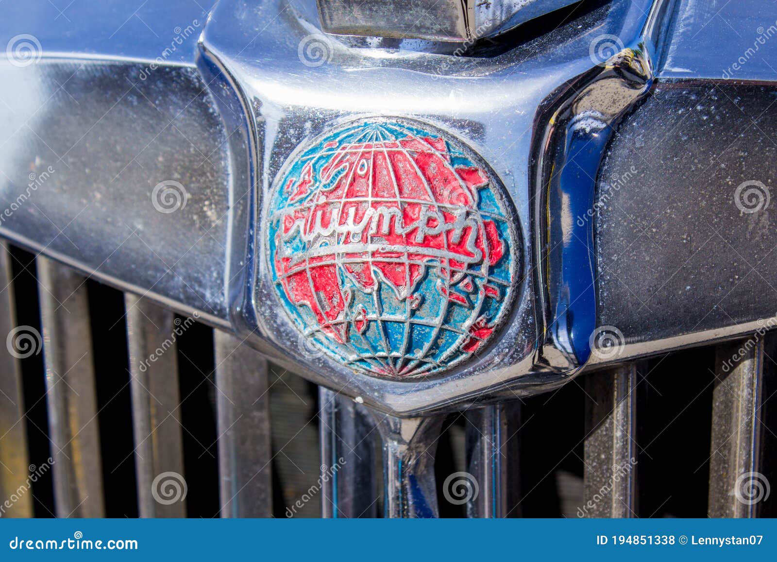 FREE FIXINGS Triumph Acclaim Leyland Logo Car Grille Badge 