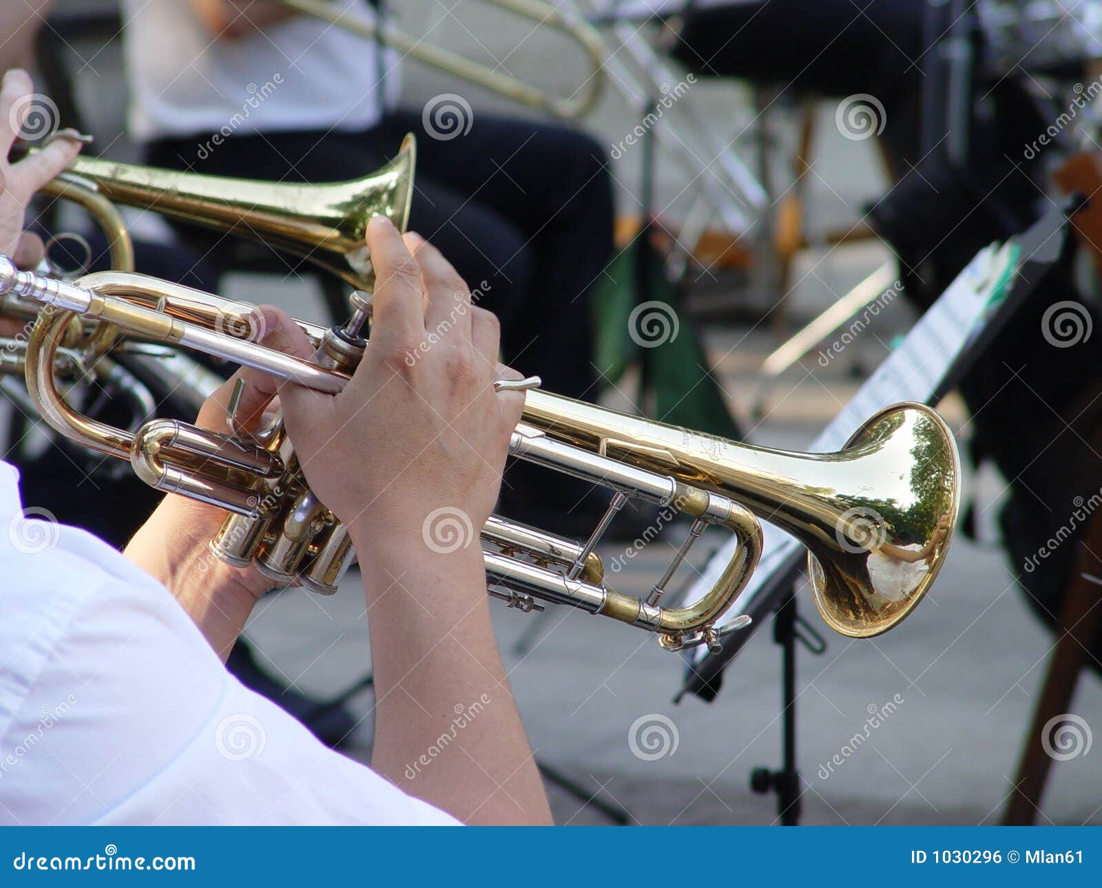 Tromba fotografia stock. Immagine di valvole, jazz, corno 1030296
