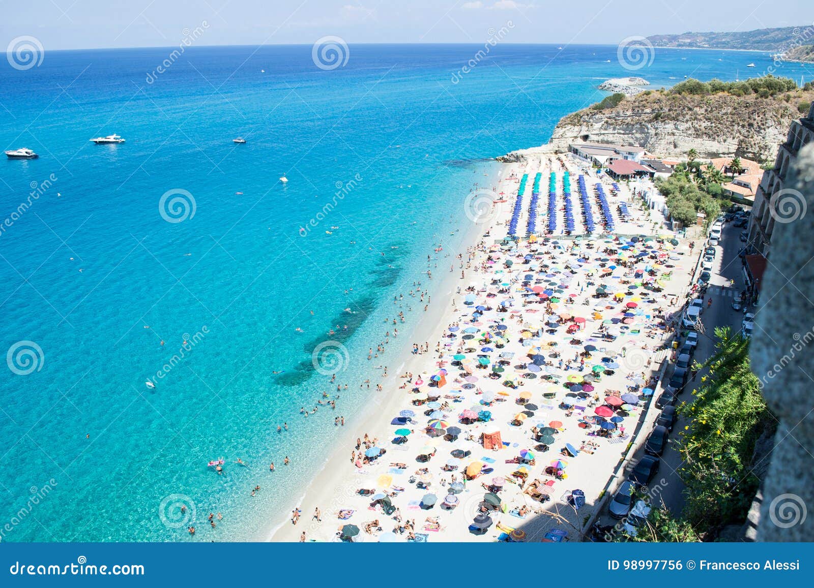 Tropea-Strand Kalabrien stockfoto. Bild von relax, marine ...