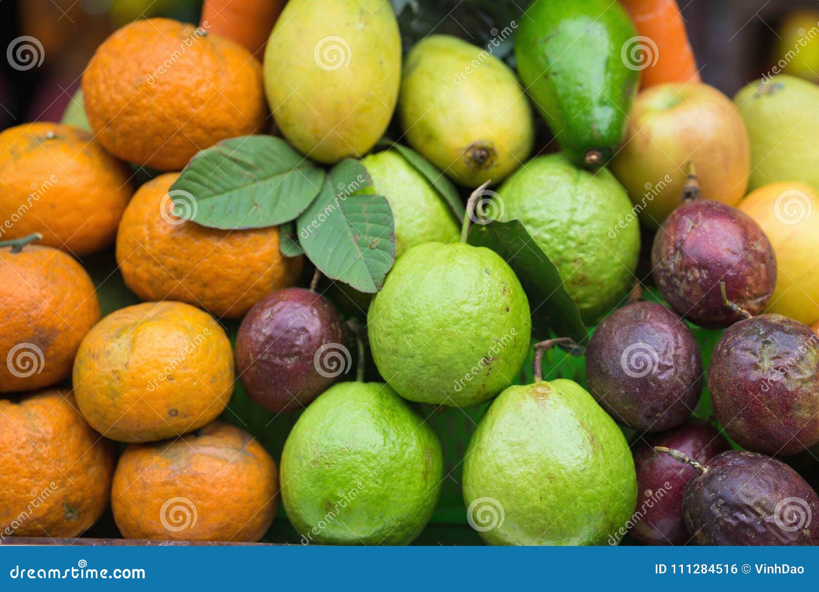 Passion fruit orange guava перевод. Passion Fruit Orange Guava. Маракуя гуава апельсин. Orange Guava фрукты. Apple Guava passion Fruit.