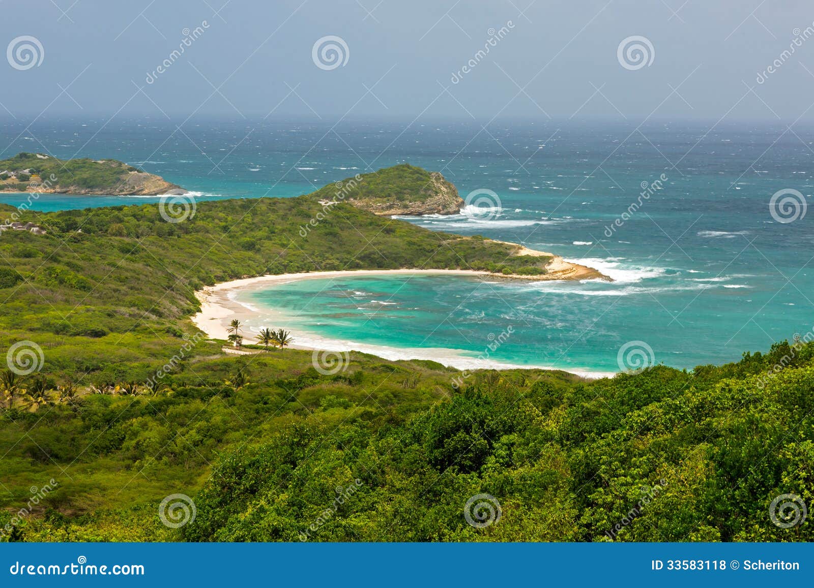 Tropischer Einsamer Strand in Half Moon Bay Antigua Stockfoto Bild