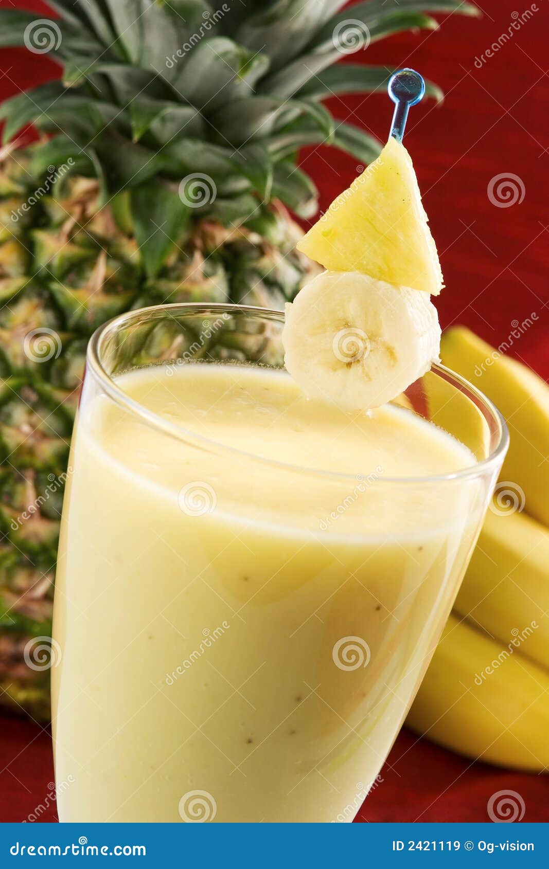 Tropischer Smoothie stockbild. Bild von köstlich, sahnig - 2421119