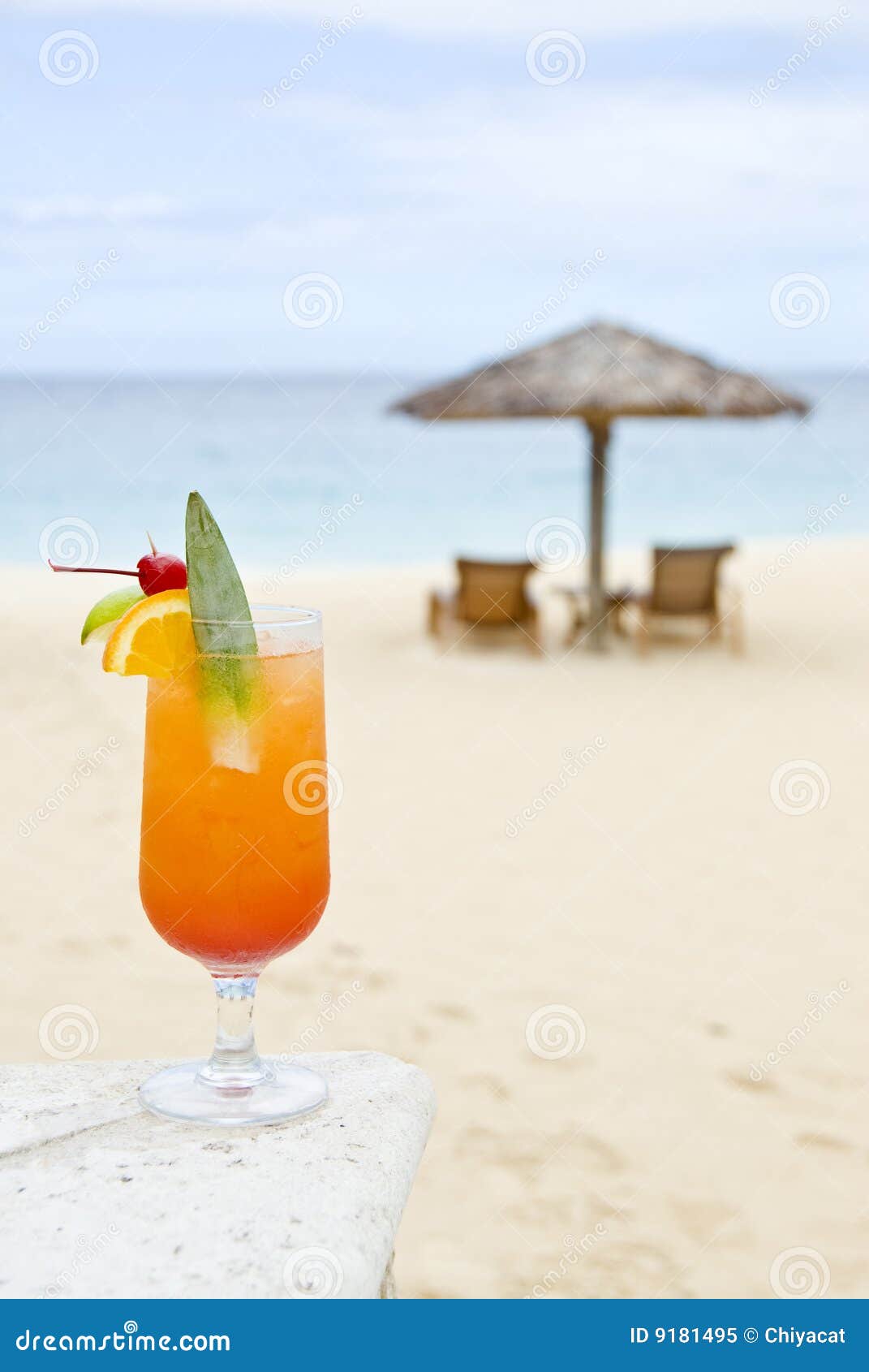 Tropisches Cocktail Durch Das Karibische Meer Stockbild - Bild von ...