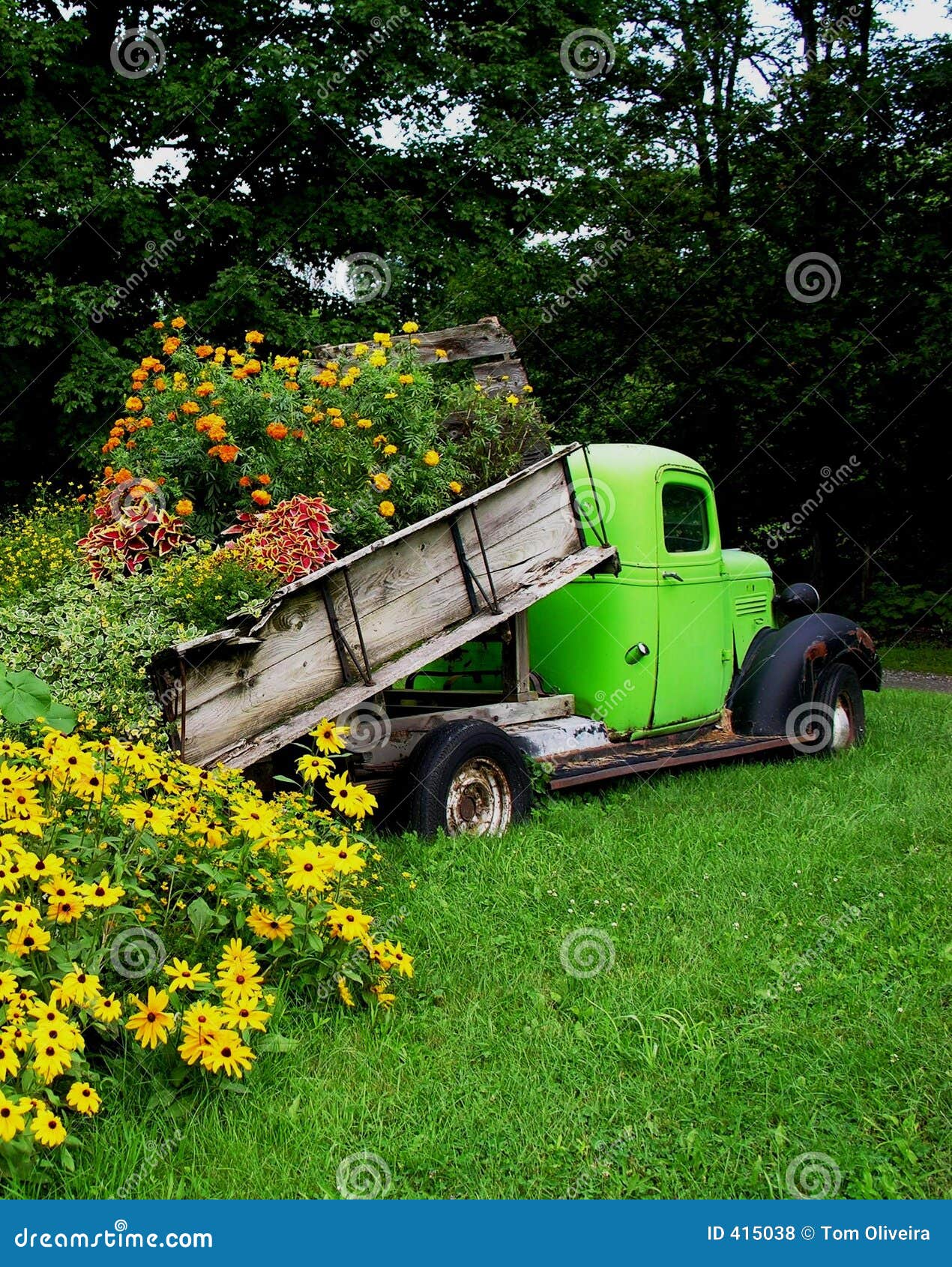 Truck Load Of Flowers Royalty Free Stock Photos Image Truck Load Of Flowers Royalty Free Stock Photos Image