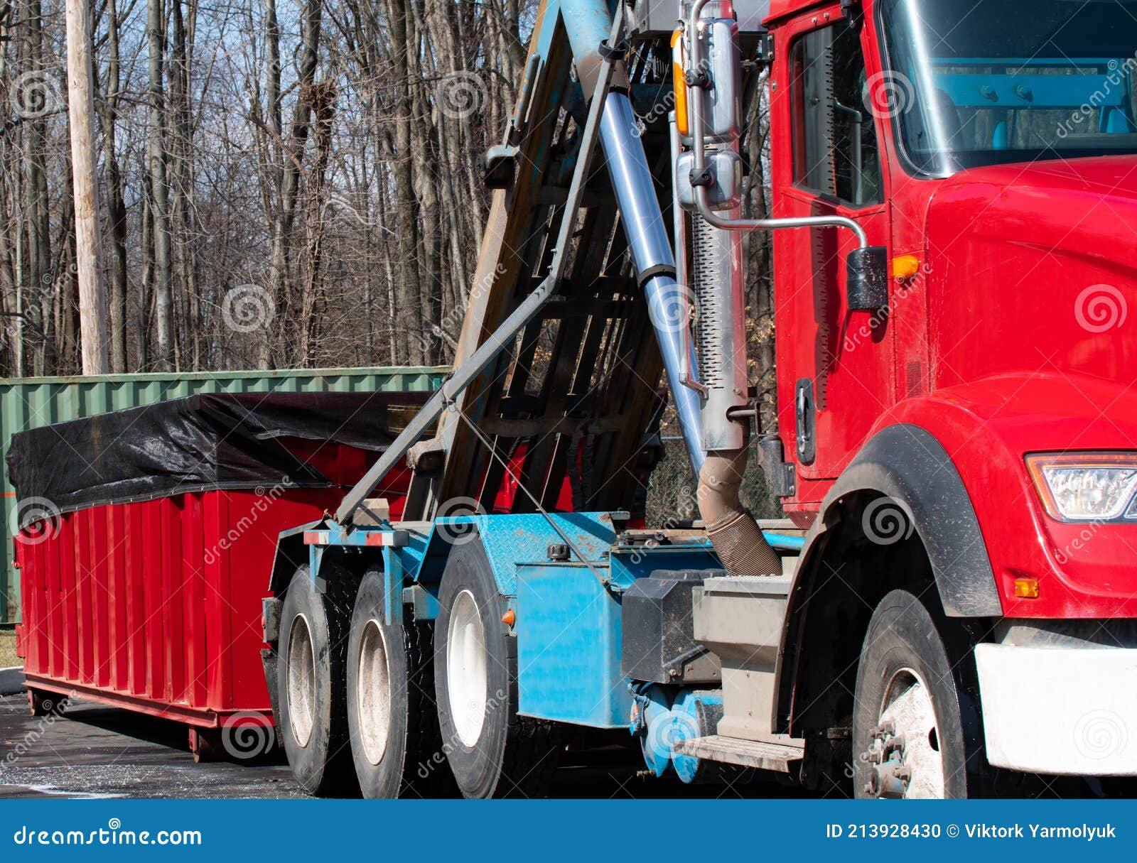 Junkyard Picking Up Car Stock Photography 11442302