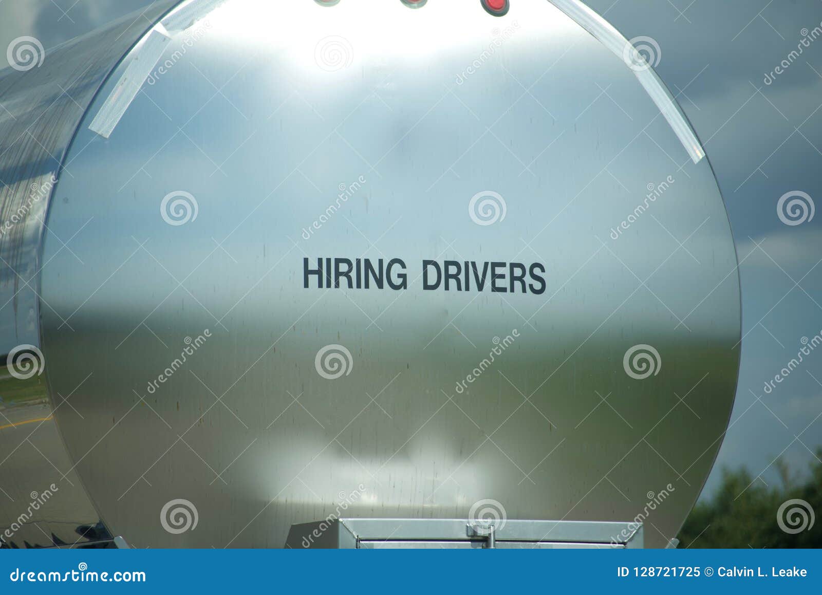 trucking company hiring drivers