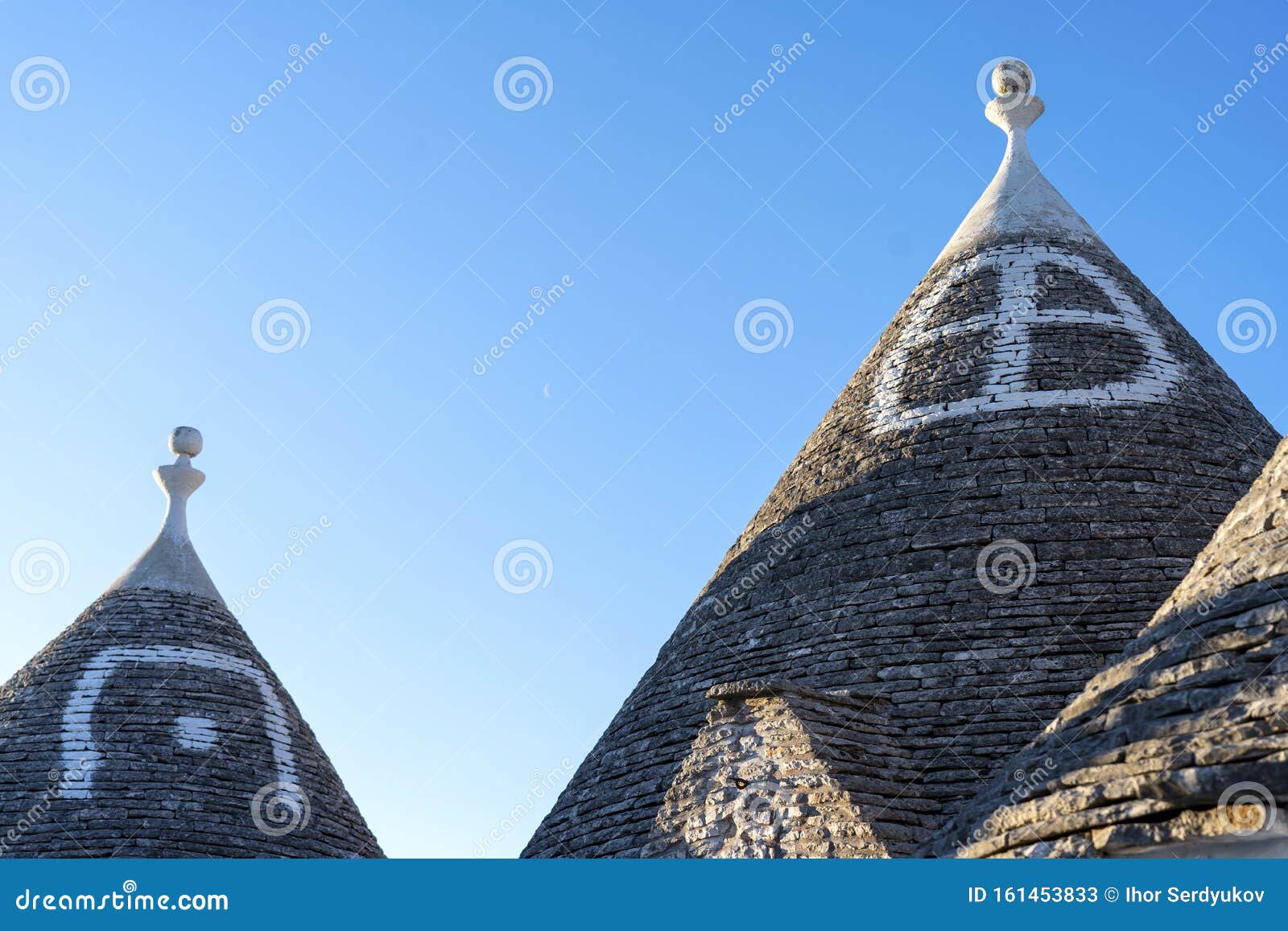 trulli of alberobello. view of trulli houses .the traditional trulli houses in alberobello city, puglia, italy - immagine