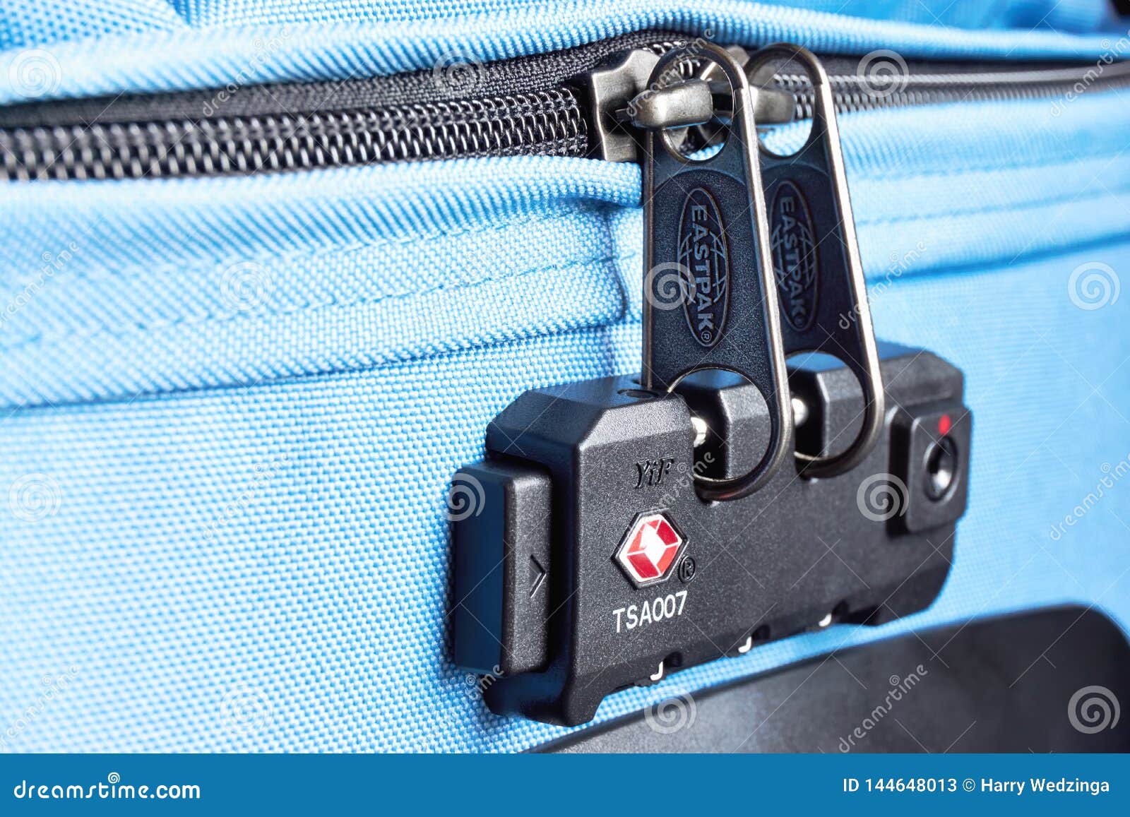 travel sentry suitcase
