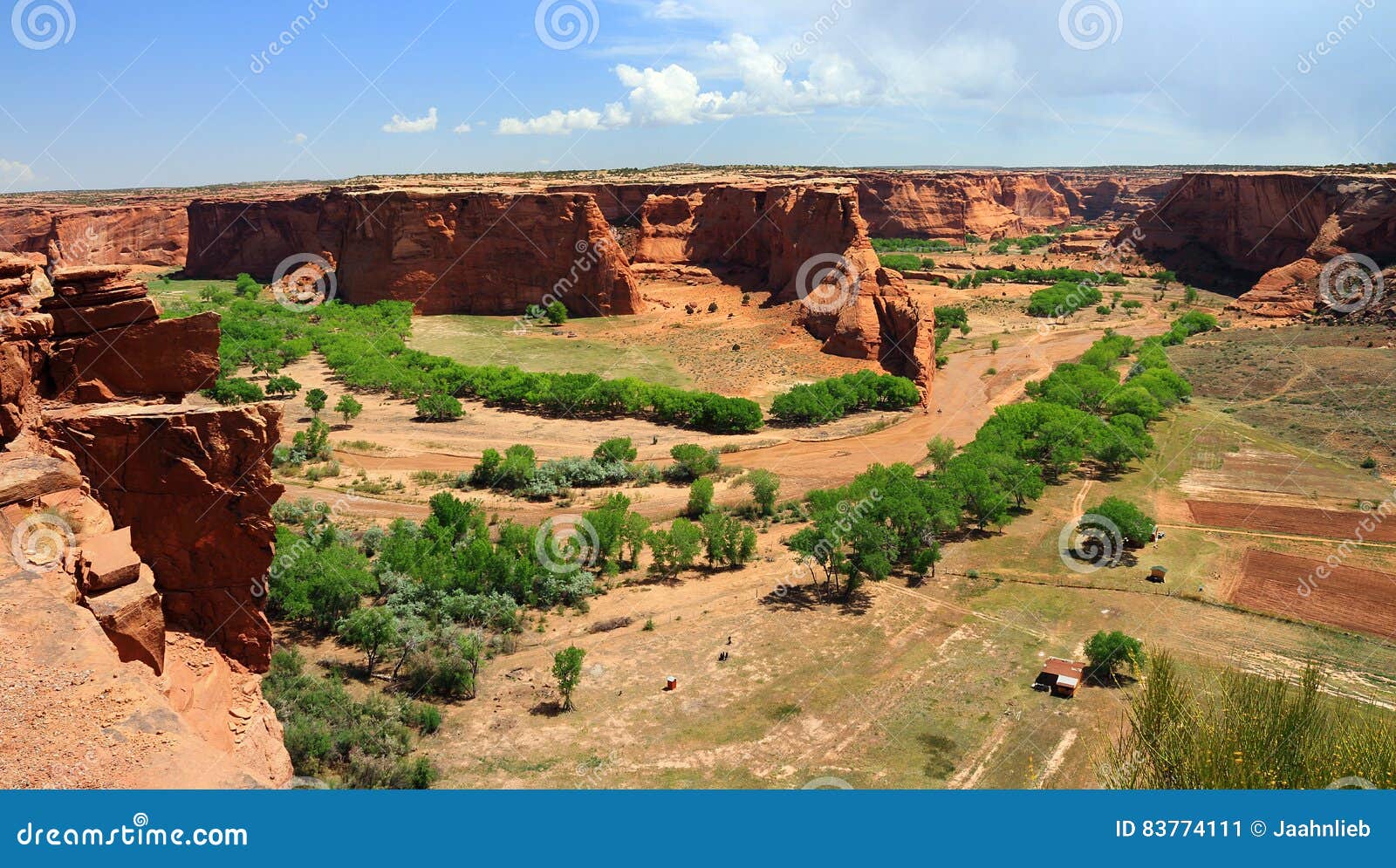 [Image: tsegi-overlook-canyon-de-chelly-arizona-...774111.jpg]