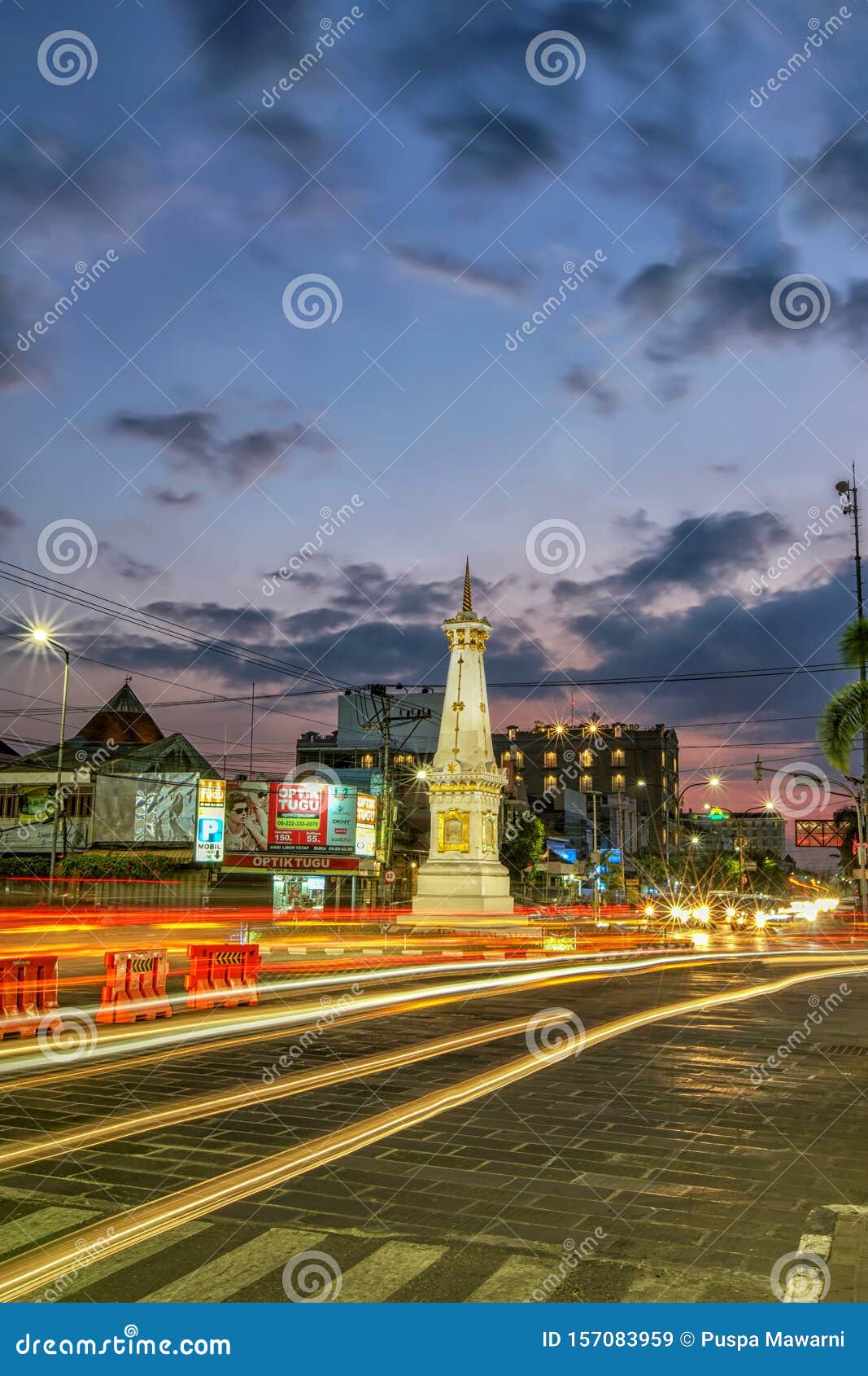 Tugu Jogja With Beautiful Lights The Most Popular 