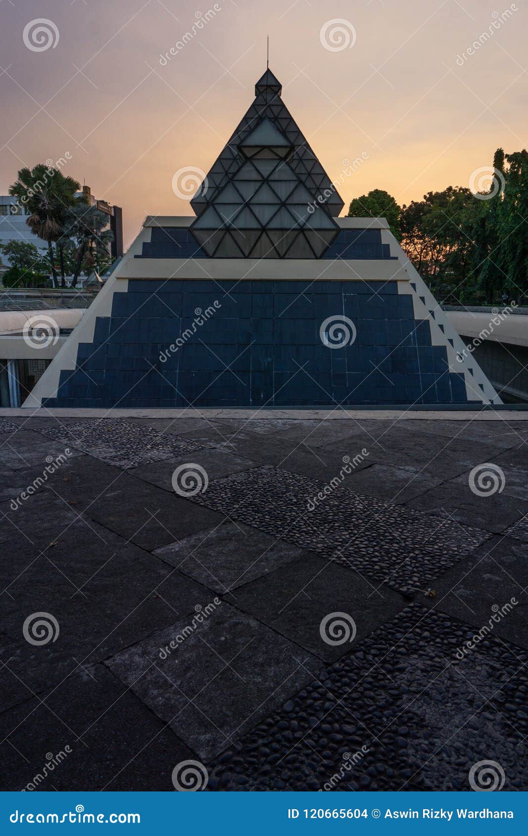 Tugu Pahlawan Surabaya City Indonesia Stock Photo - Image of east