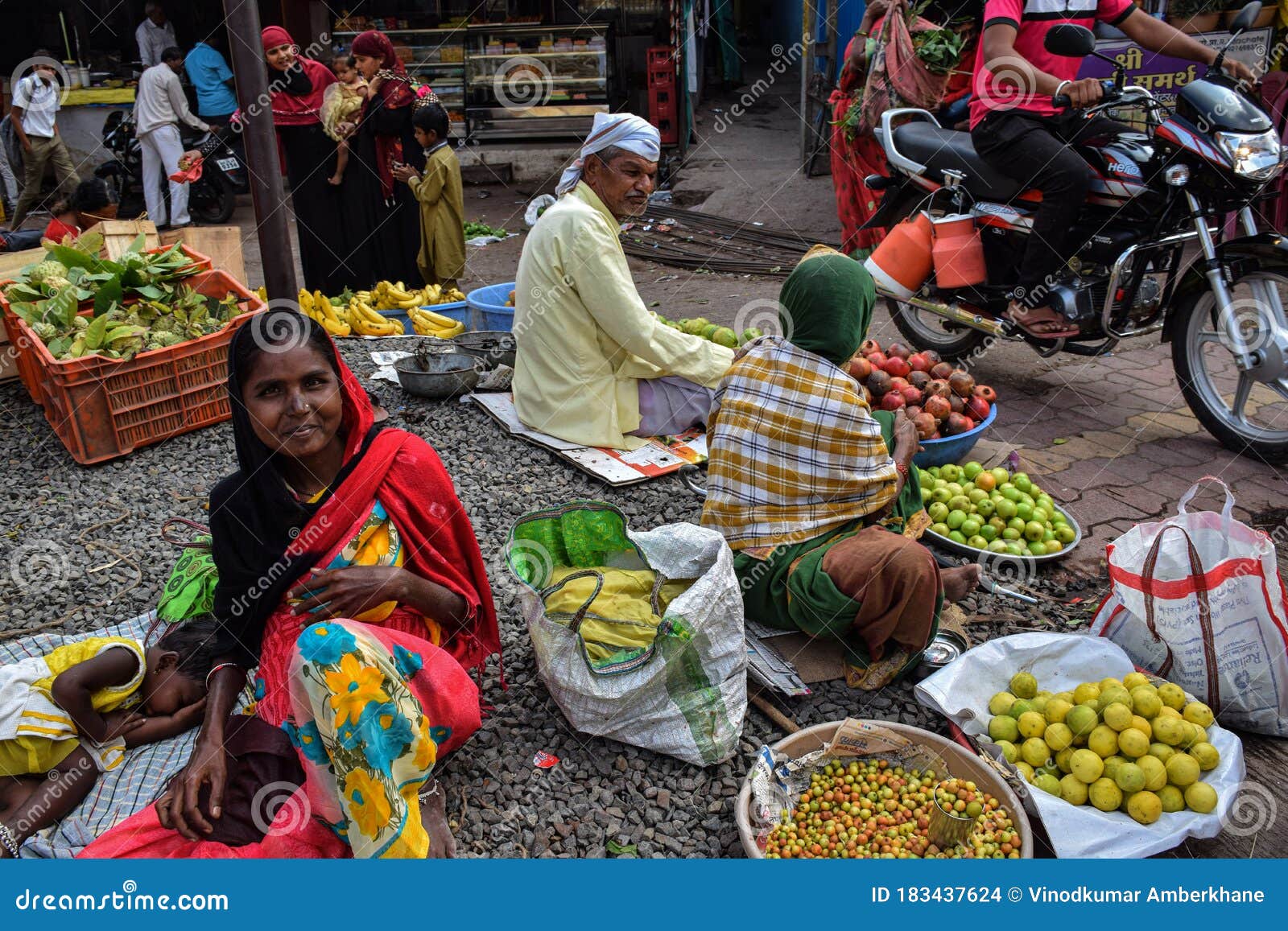 Street Vendors Selling Fruits in Indian Street Market Editorial Stock