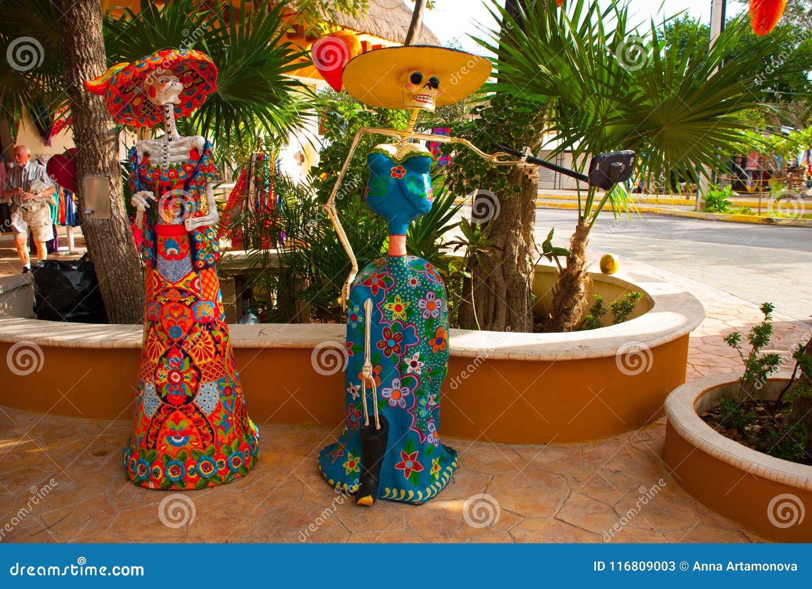 Tulum Quintana Roo Mexiko Statuen Der Gottin Des Todes Catrina Am Eingang Zum Souvenirladen Die Hauptfigur Von T Redaktionelles Stockfoto Bild Von Quintana Hauptfigur