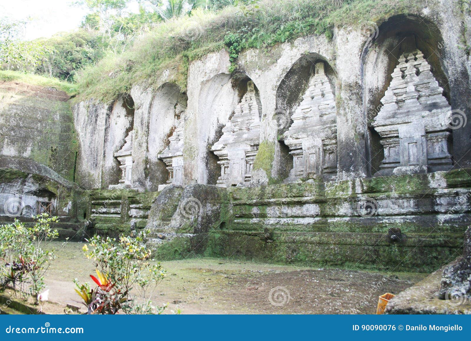 Tumbas del Balinese foto de archivo. Imagen de turismo 90090076