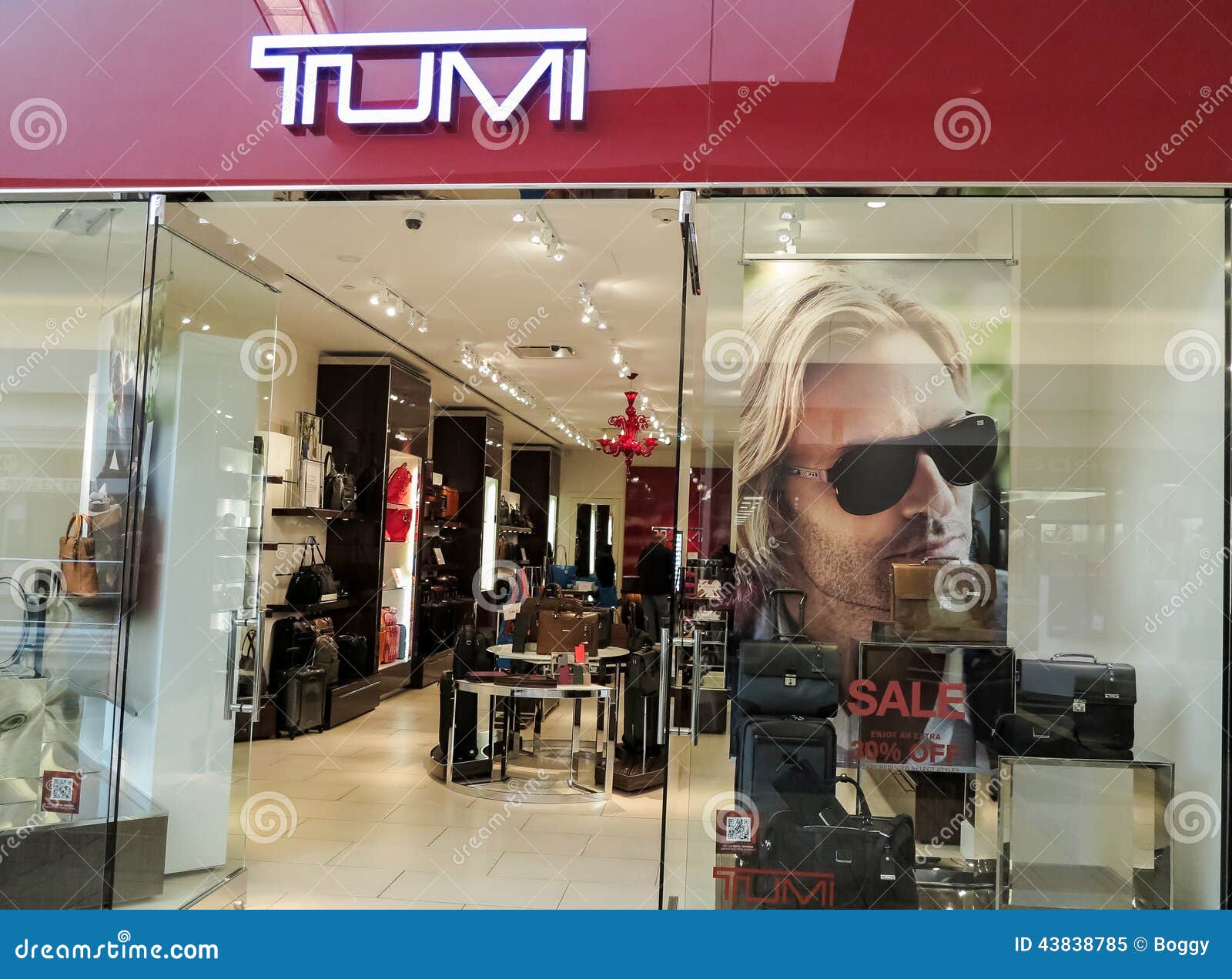 Tumi store editorial image. Image of business, luggage - 43838785