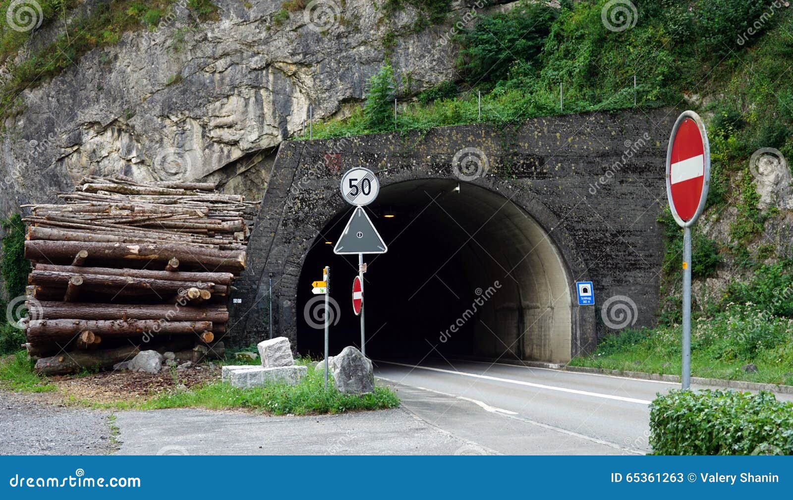 tunel and road
