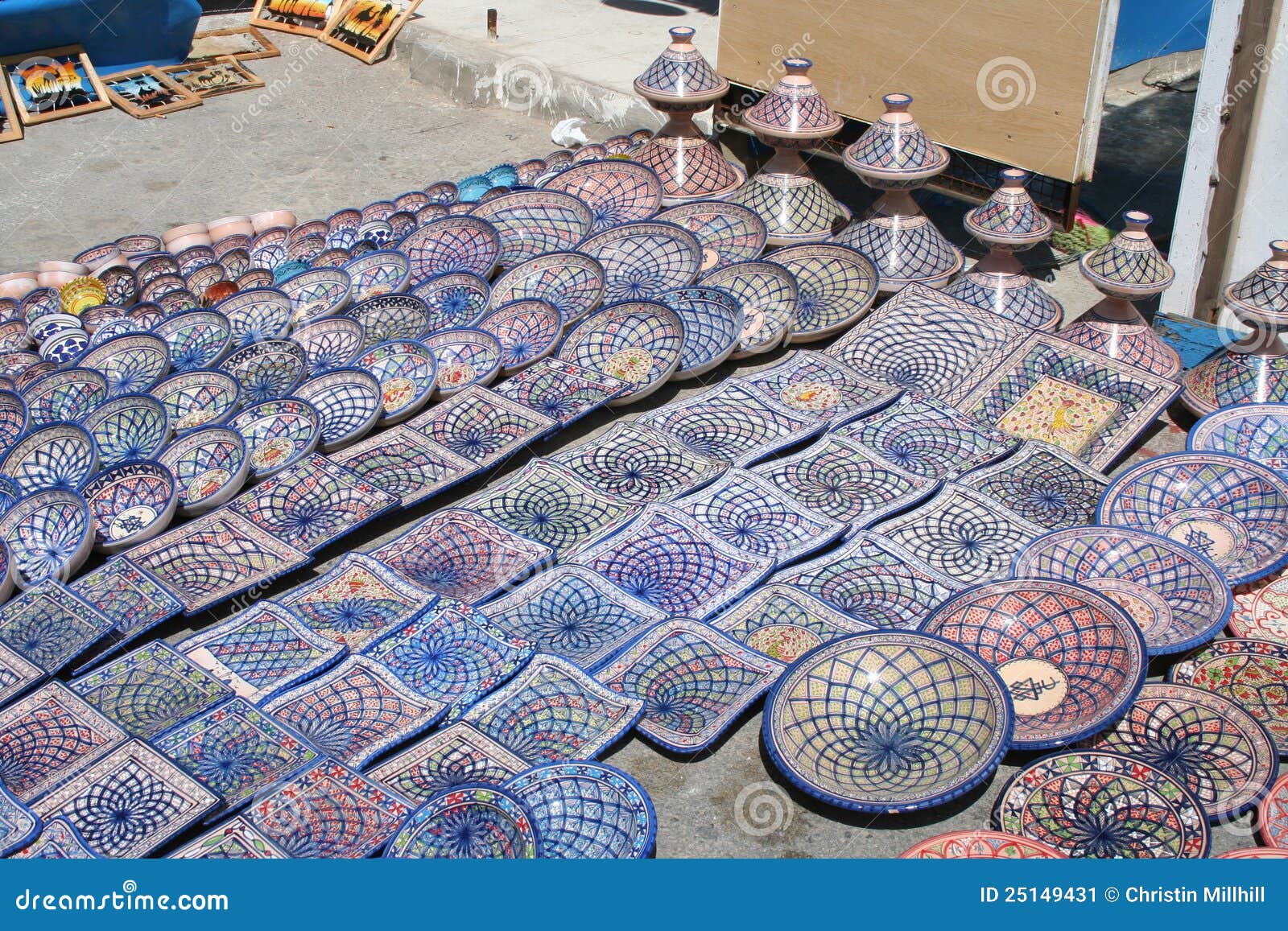 Vintage Dallah Coffee Pot, Souq Waqif, Doha, Qatar Editorial Photo 114796909