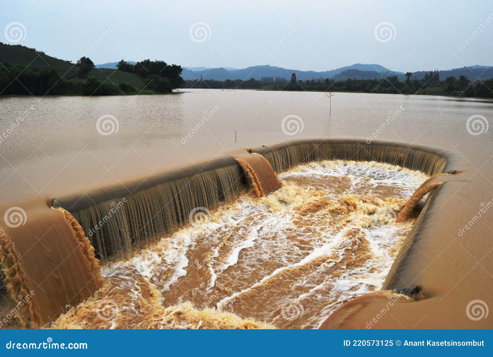 Turbid Water In The Dam Overflows Into The Spillway Royalty Free Stock turbid-water-in-the-dam-overflows-into-the-spillway-royalty-free-stock