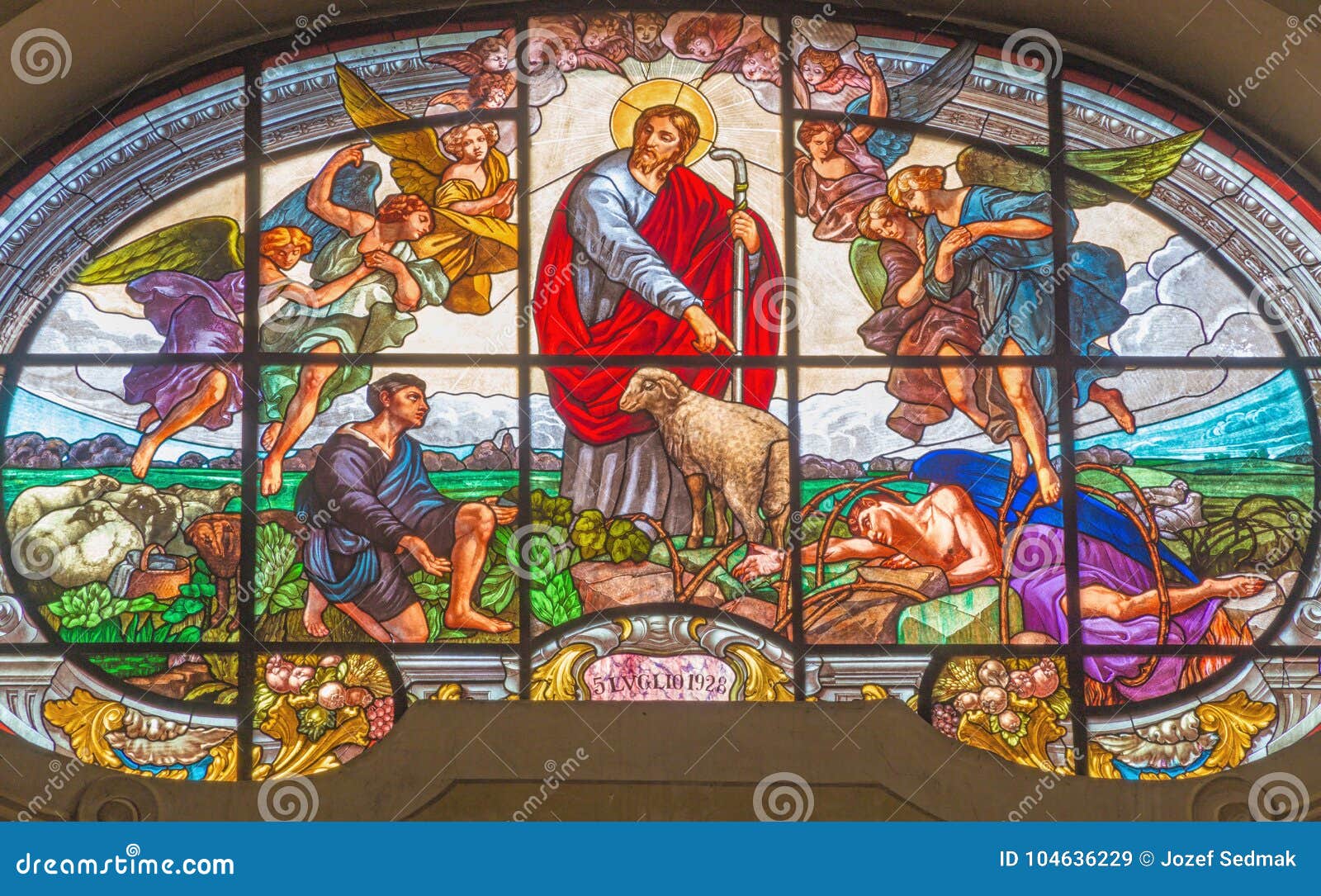 TURIN, ITALIEN - 13. MÄRZ 2017: Das Buntglas des guten Schäfers in Kirche Chiesa-Di Santo Tommaso durch unbekannten Künstler von Jahr 1928