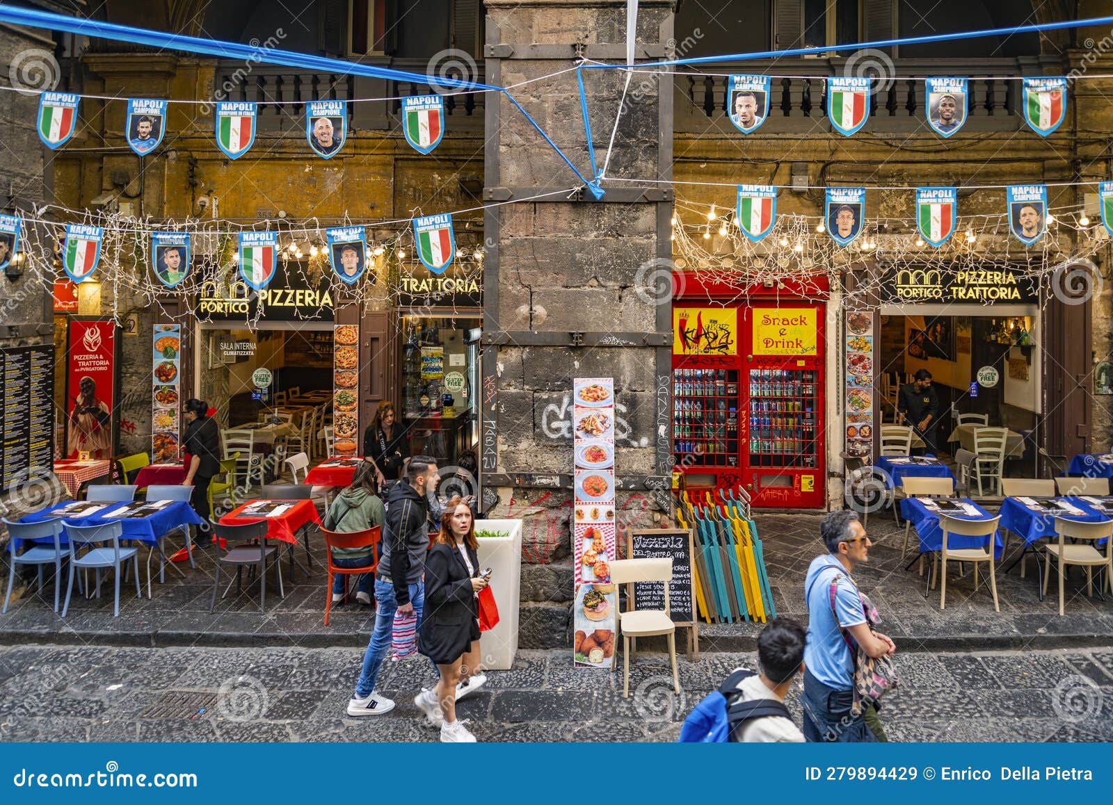 Napoli :: História 