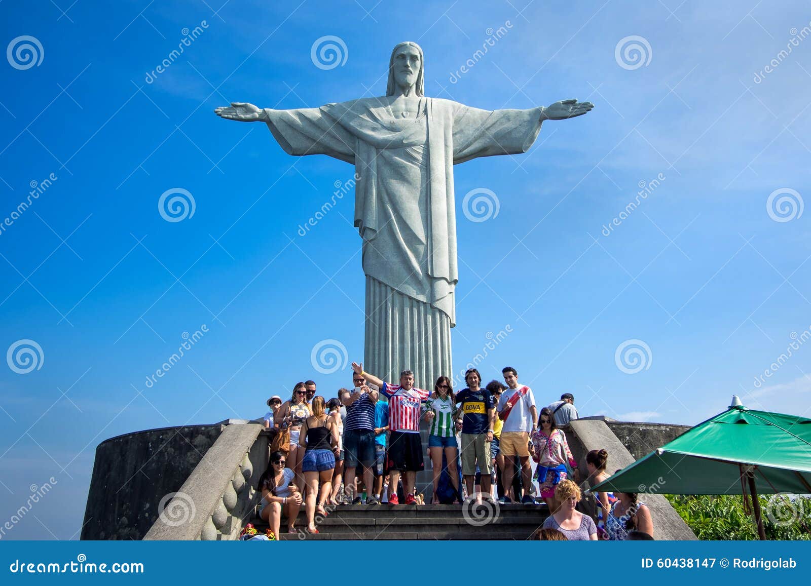 Statua Del Cristo Redentore Brasile Turisti a Cristo La Statua Del Redentore, Rio De Janeiro, Brasile