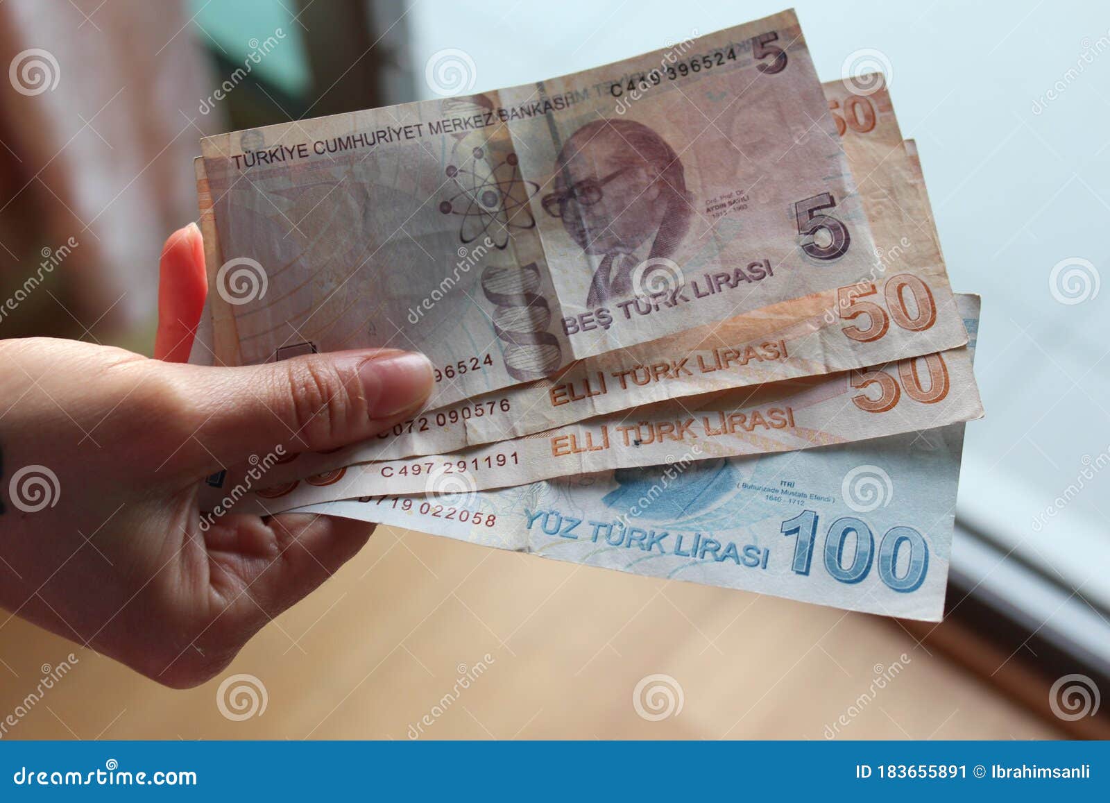 turkish lira banknotes payment