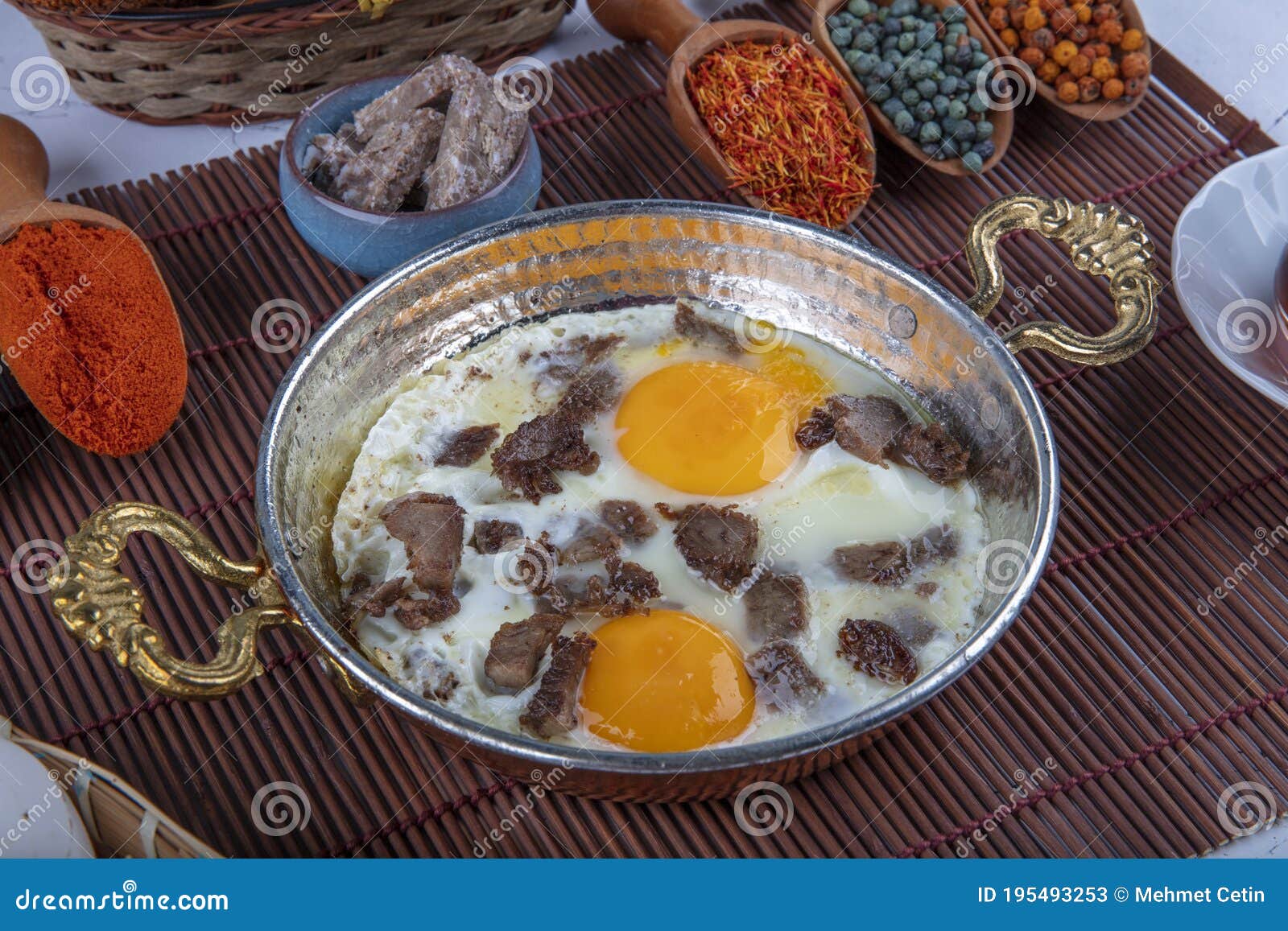 Turkish Roasted Meat Kavurma . Turkish Scrambled Eggs with Kavurma ...