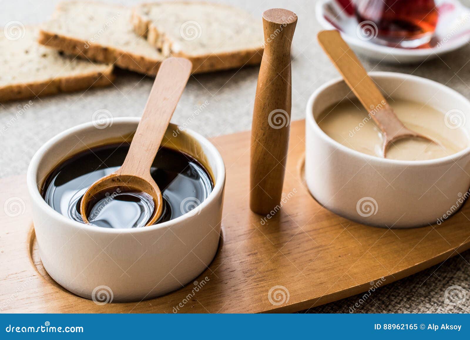 Turkish Tahini & Molasses Spread (Tahin Pekmez)