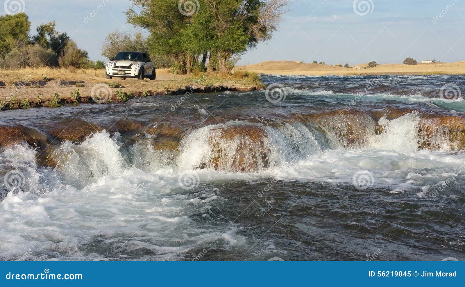 Turlock lake editorial image. Image of cooper, mini, turlock 56219045