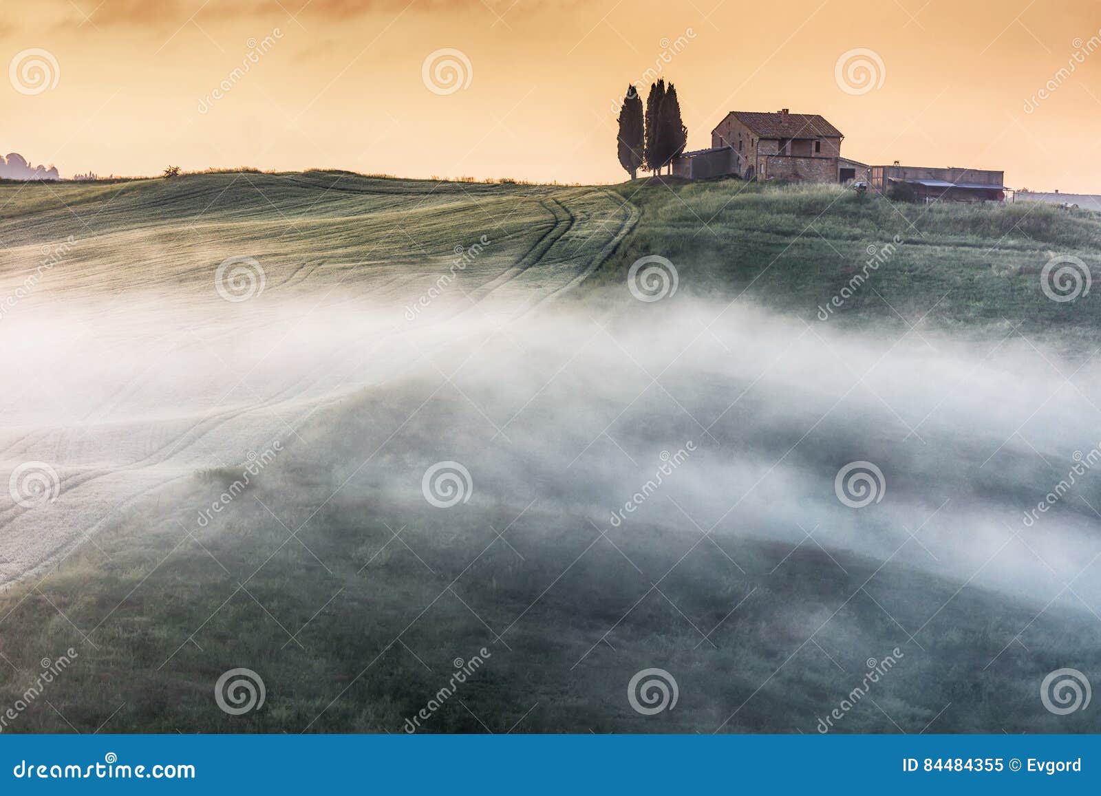 Tuscany Ranch in the Valley Stock Image Image of sunrise, mist 84484355