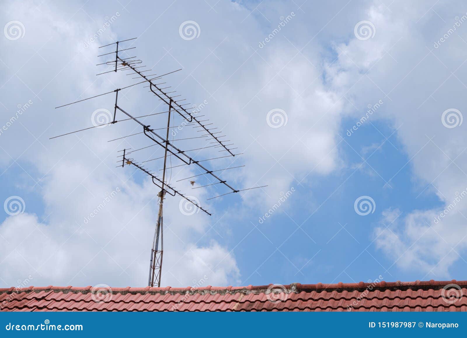 Tv Antenna On The Roof Of The House Stock Image Image Of White Vintage