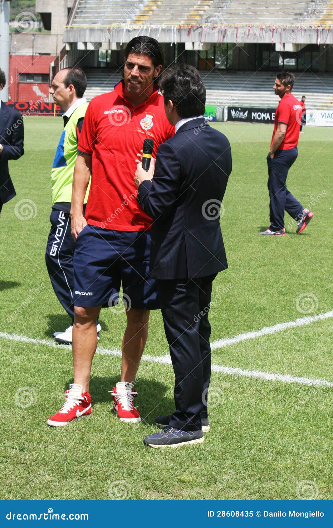 Tv interview editorial image. Image of interview, sport - 28608435