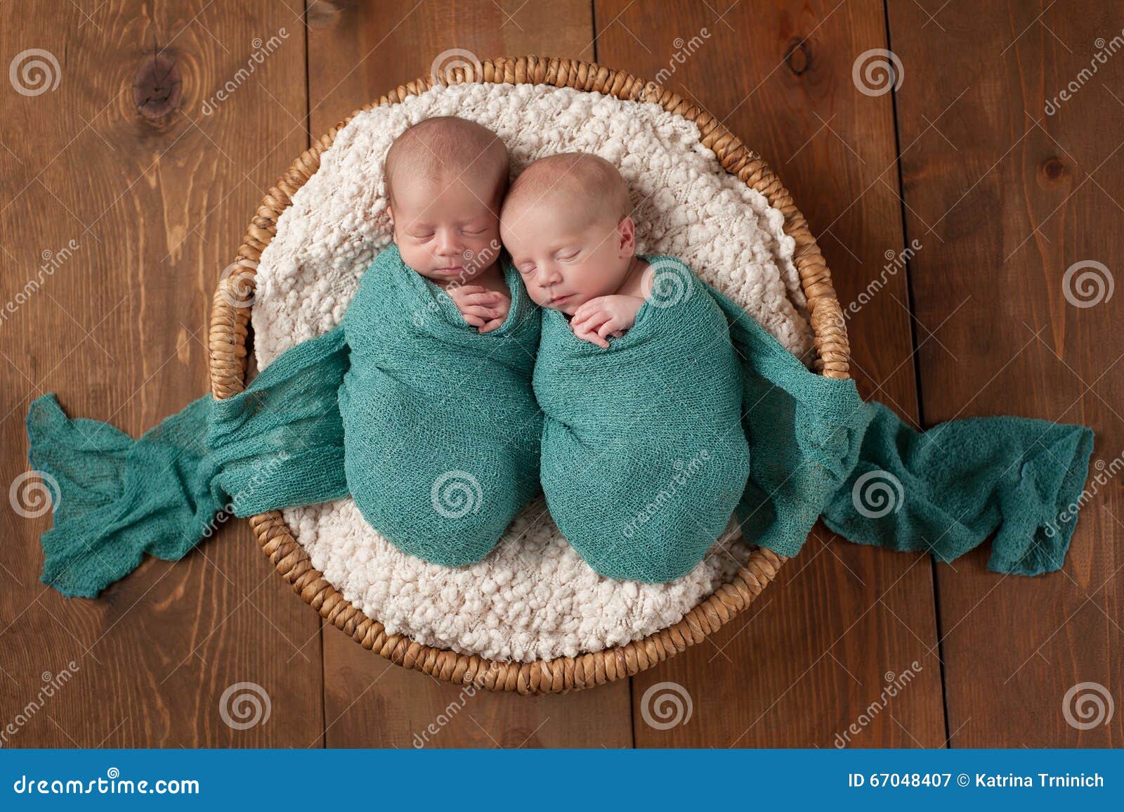 514 Twin Baby Boys Stock Photos - Free & Royalty-Free Stock Photos from  Dreamstime