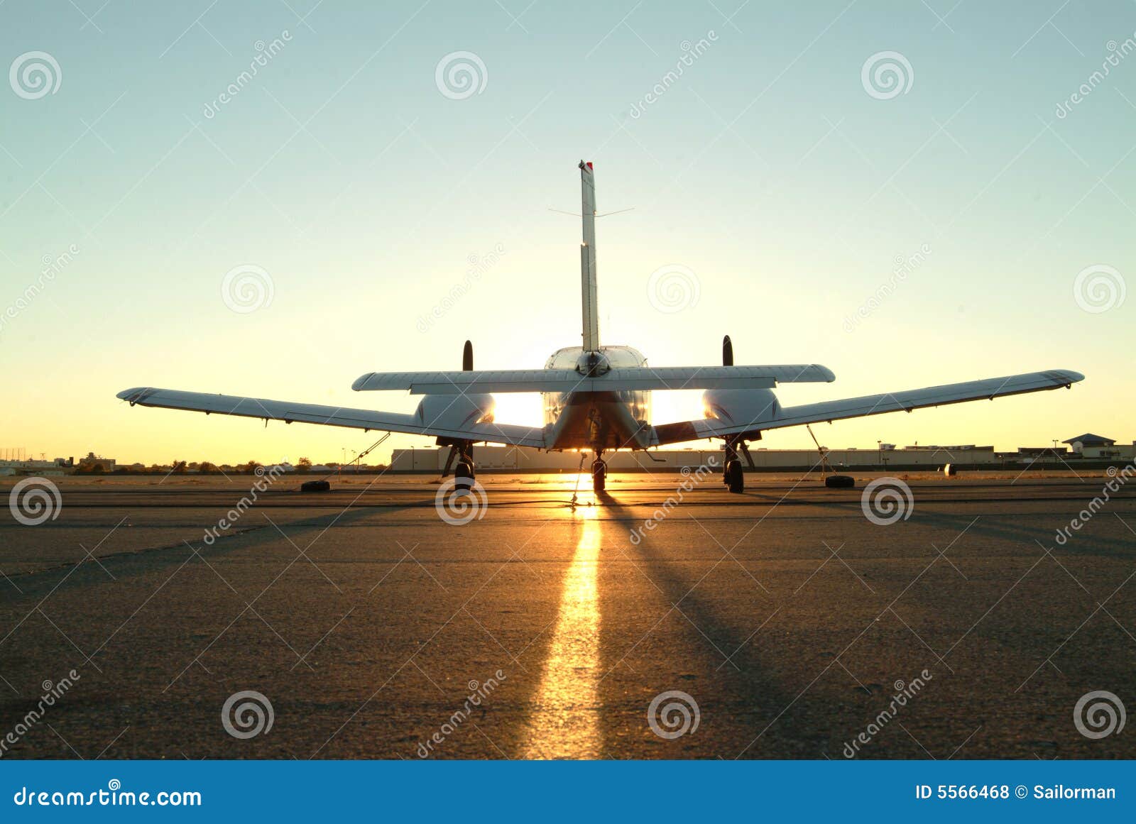 A twin engine airplane stock photo. Image of taxiway, airport 5566468